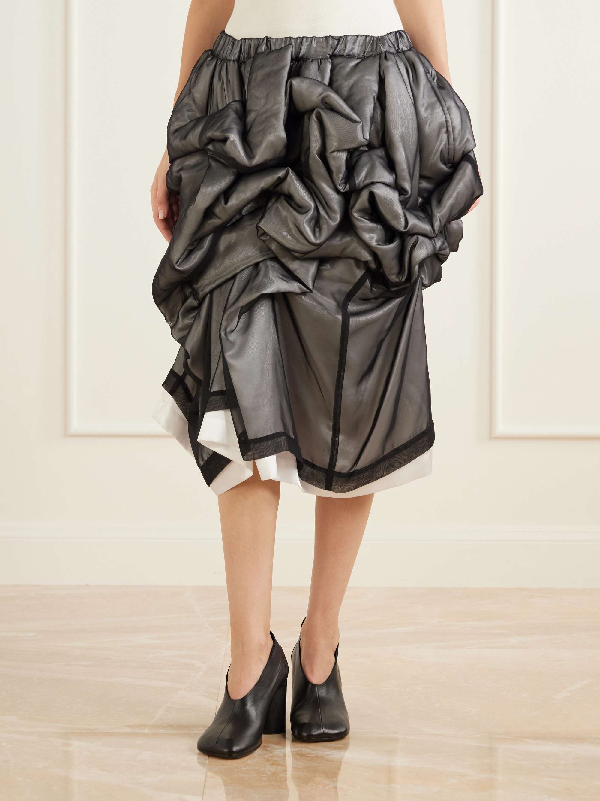 COMME des GARÇONS 