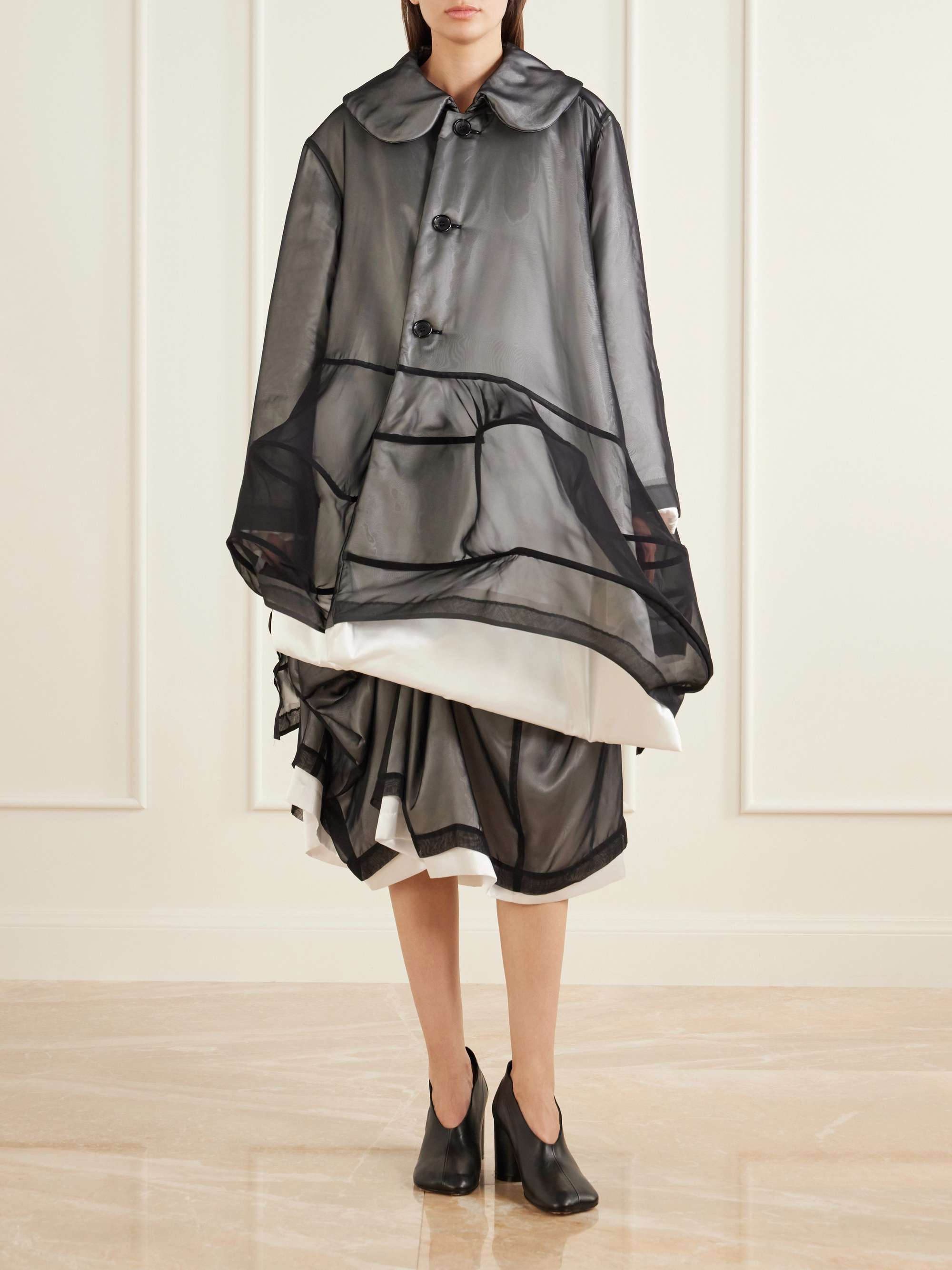 COMME des GARÇONS 