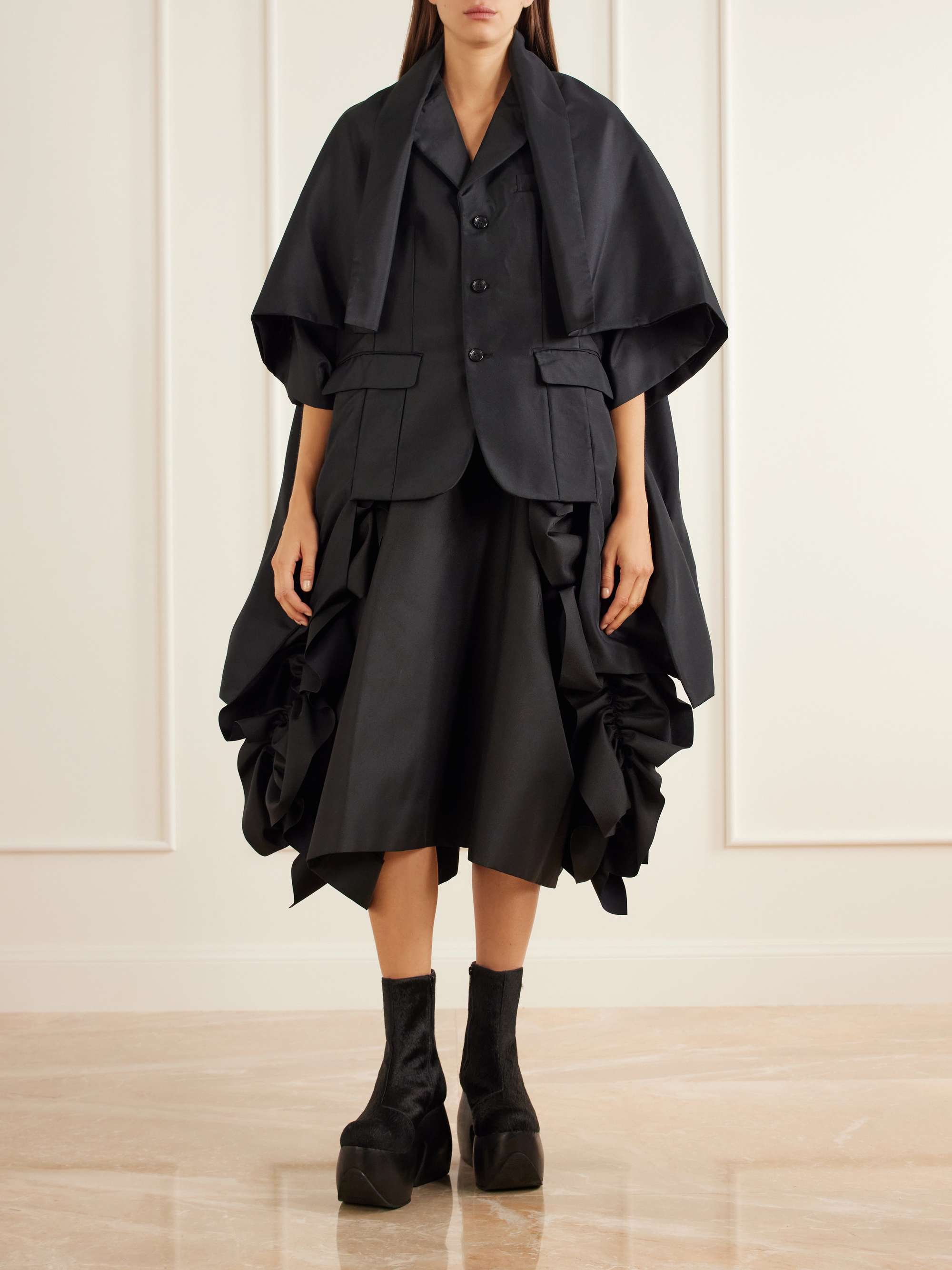 COMME des GARÇONS 