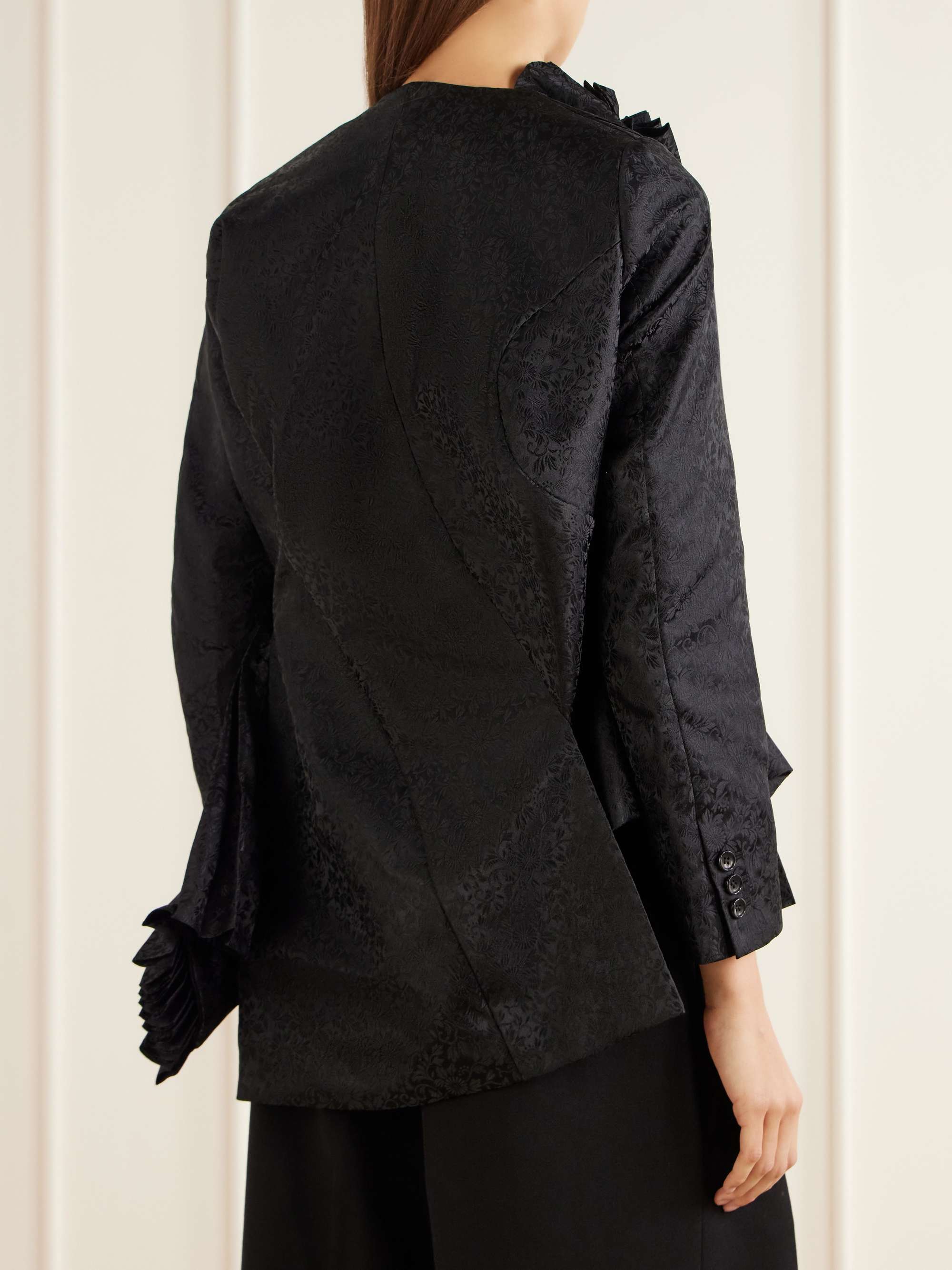 COMME des GARÇONS 