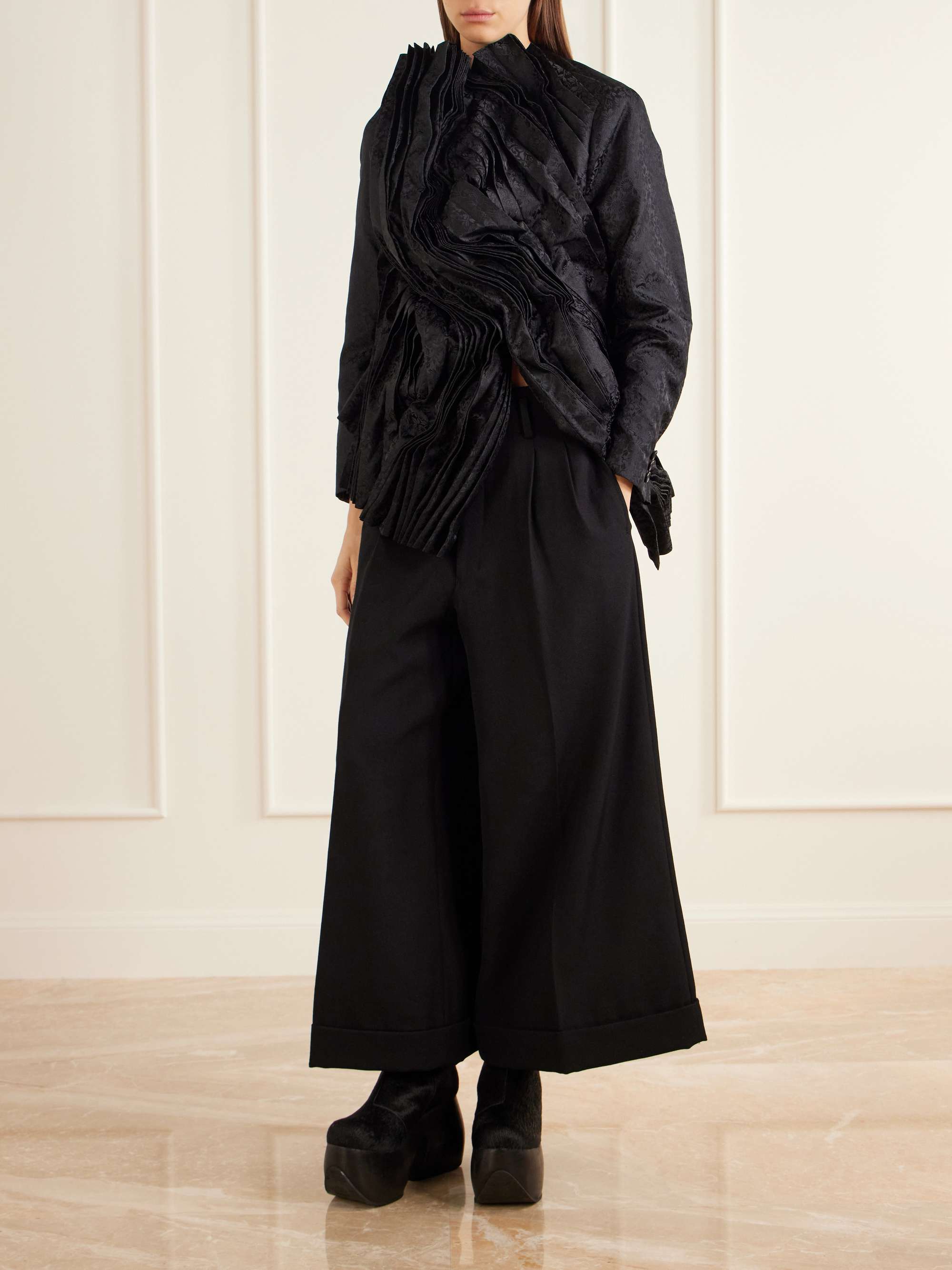 COMME des GARÇONS 