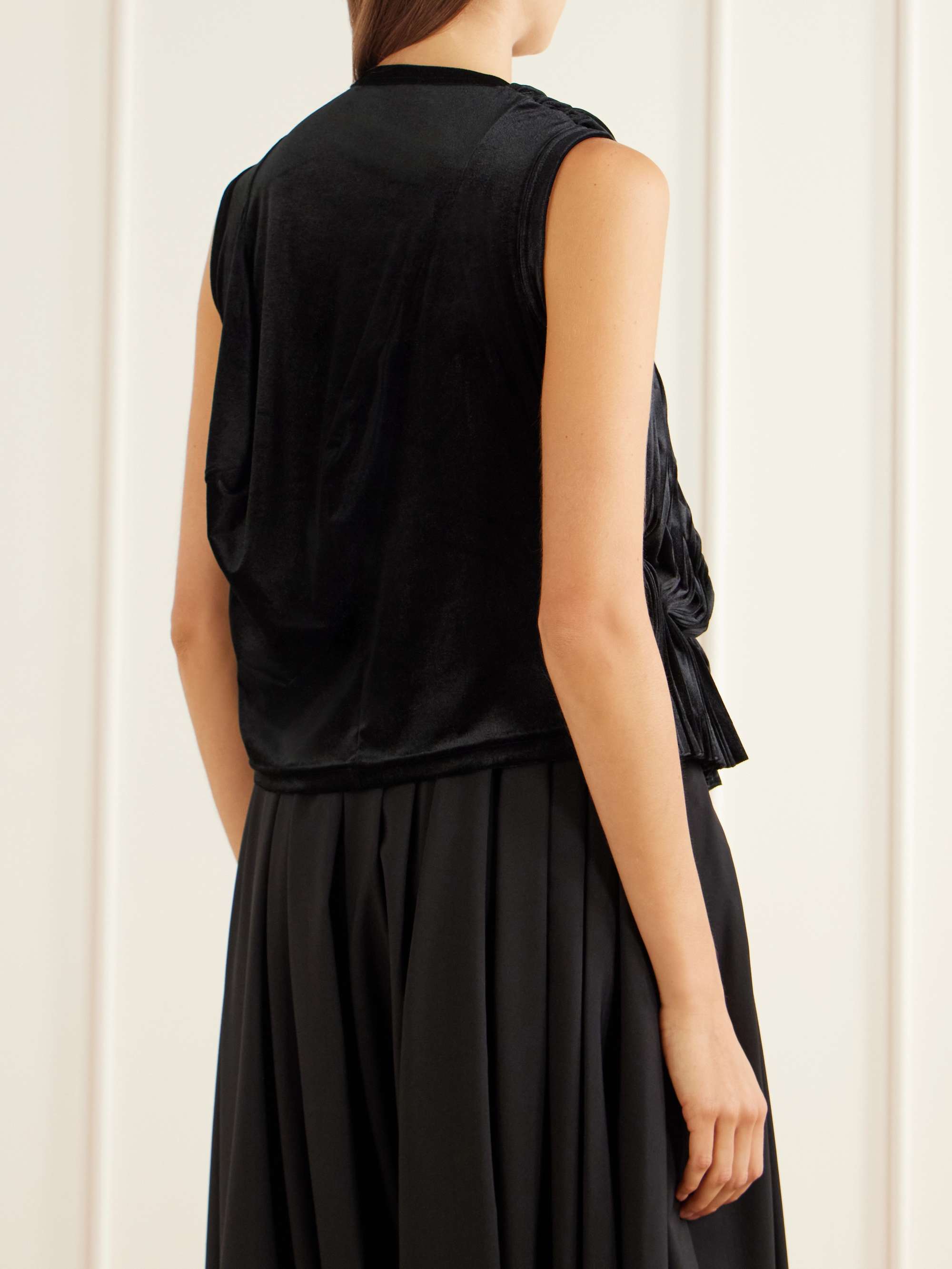 COMME des GARÇONS 