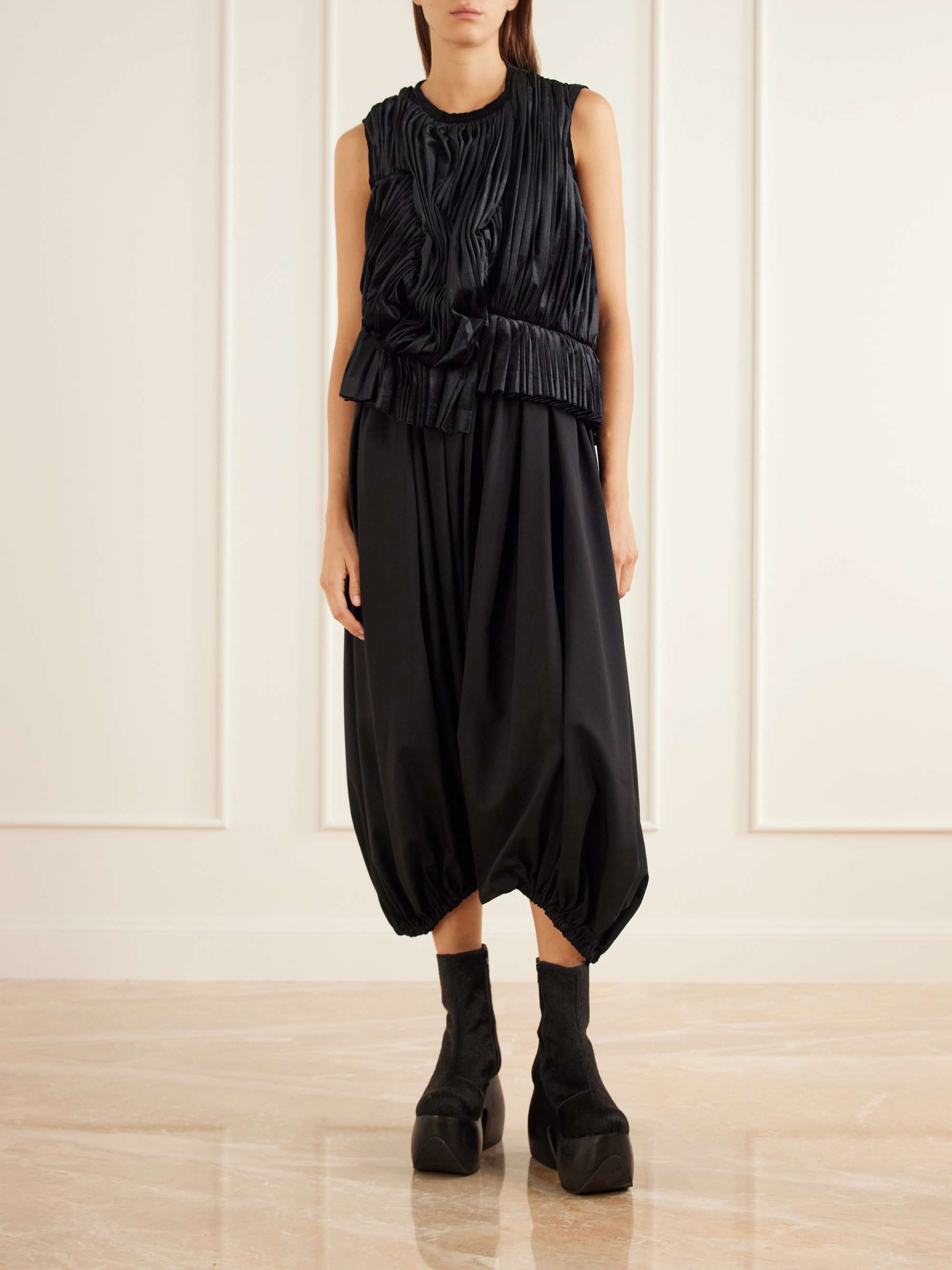 COMME des GARÇONS 