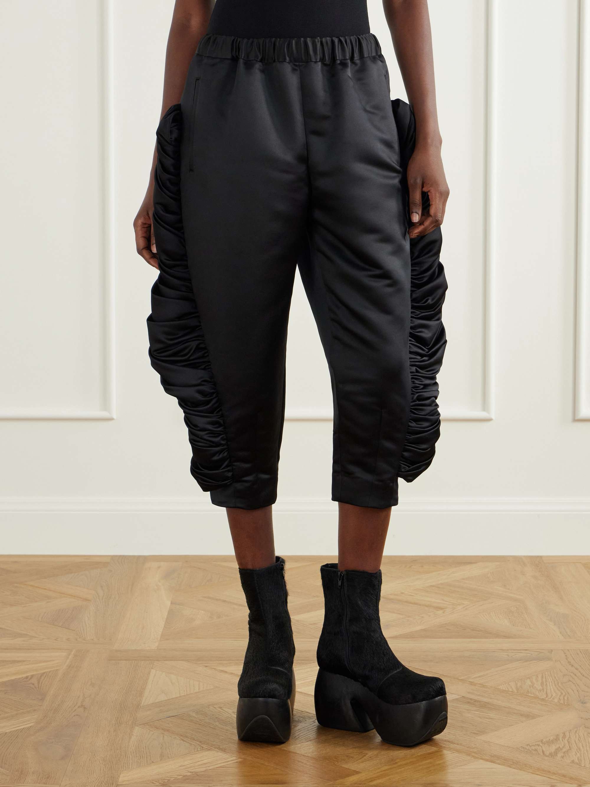 COMME des GARÇONS 