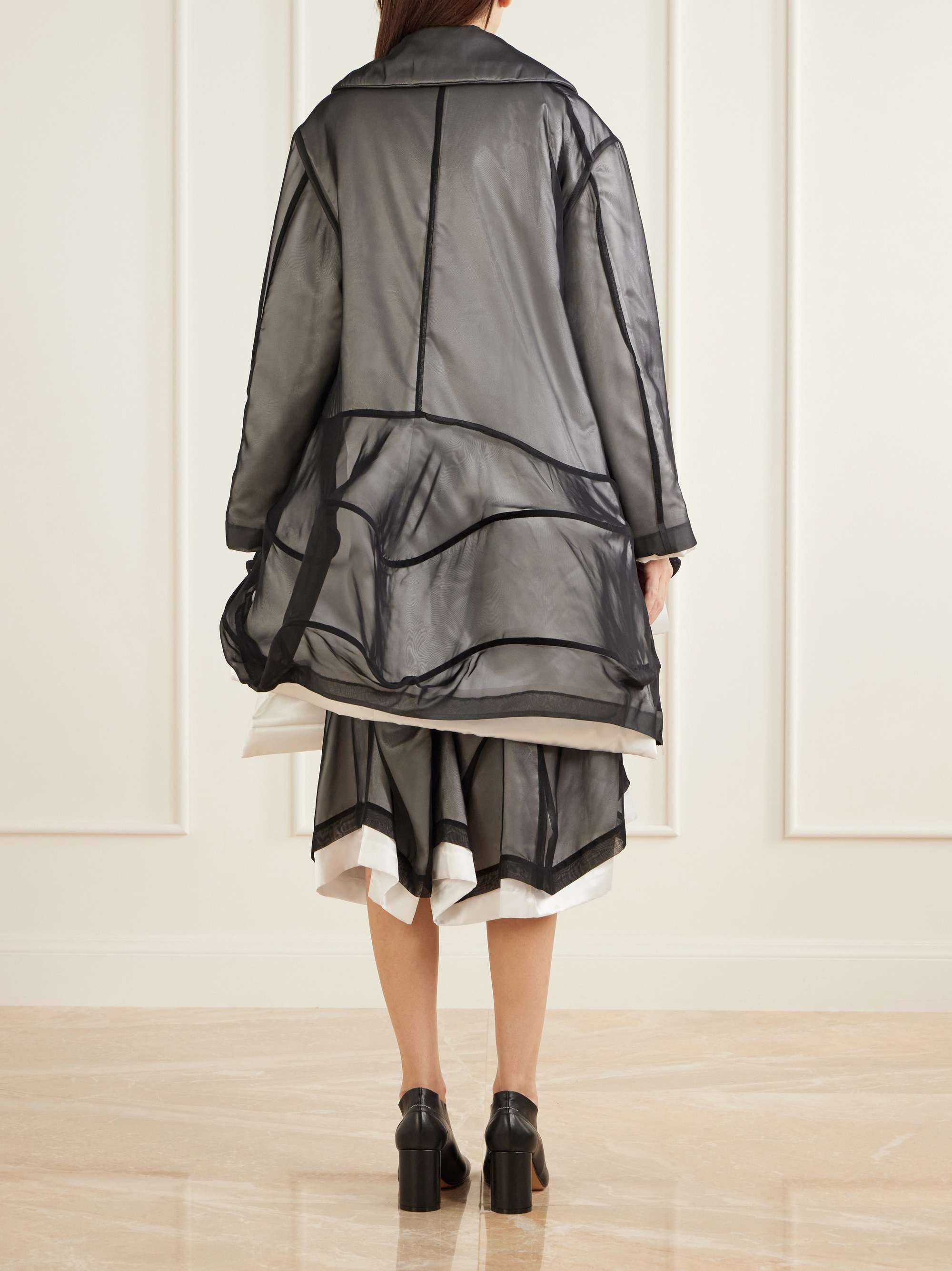 COMME des GARÇONS 