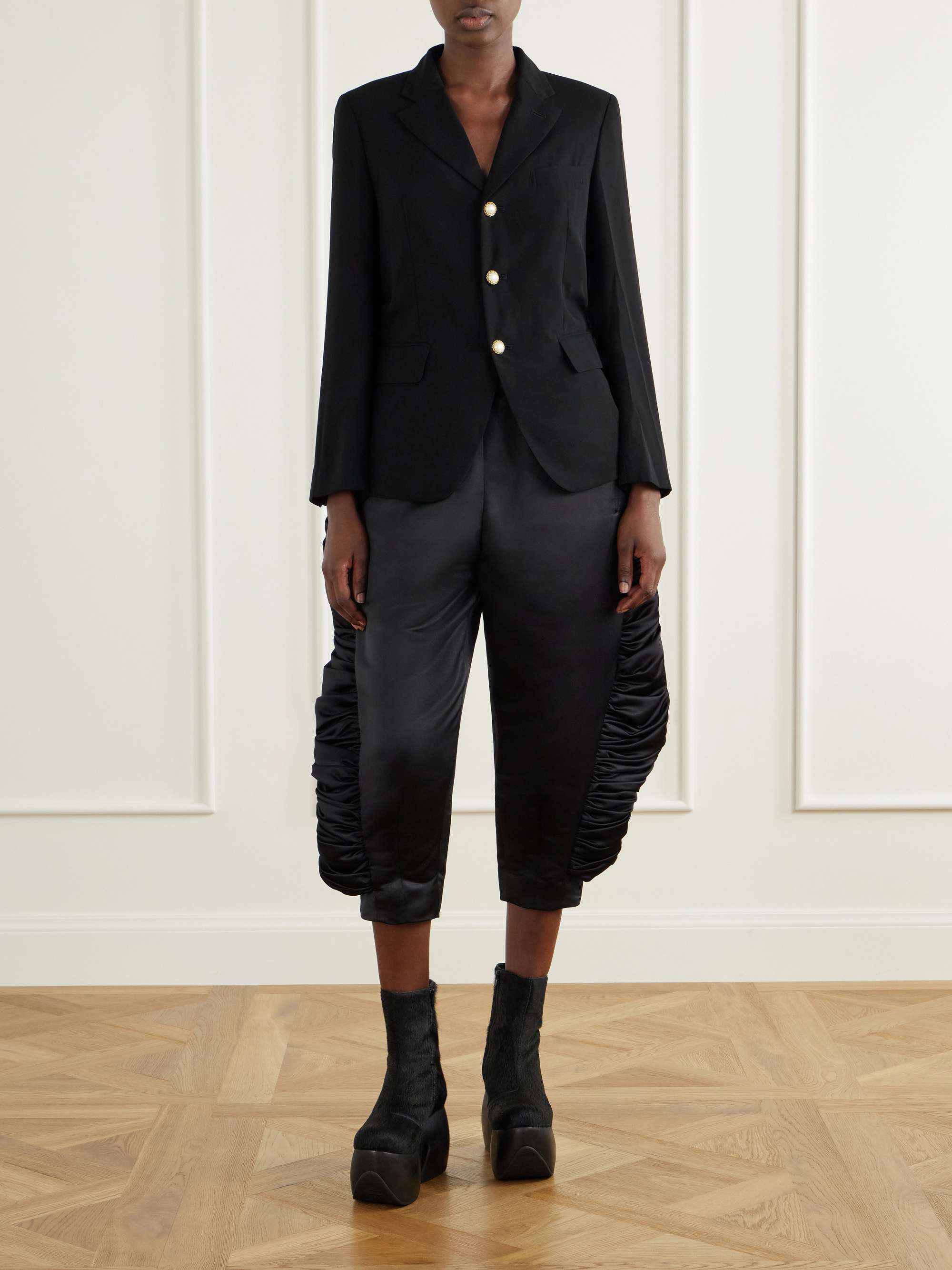 COMME des GARÇONS 
