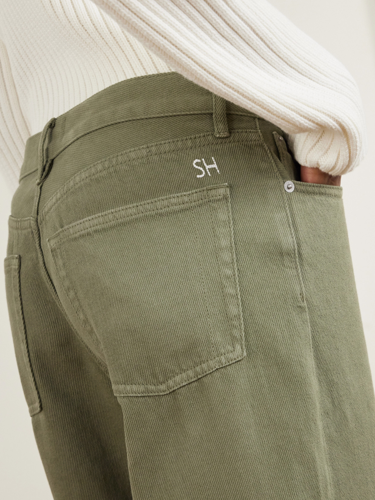 Everyday Mid-Rise Straight-Leg Jeans