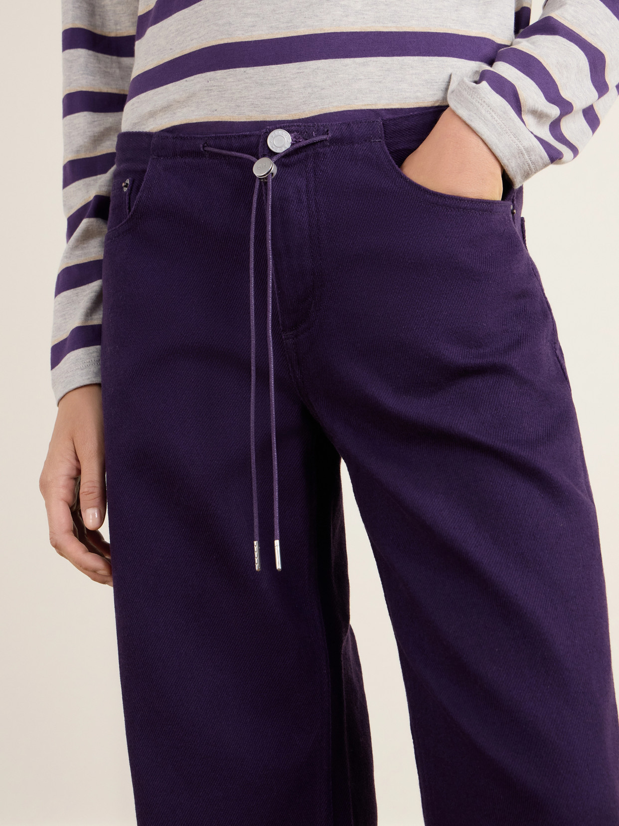 Cool Low-Rise Straight-Leg Jeans