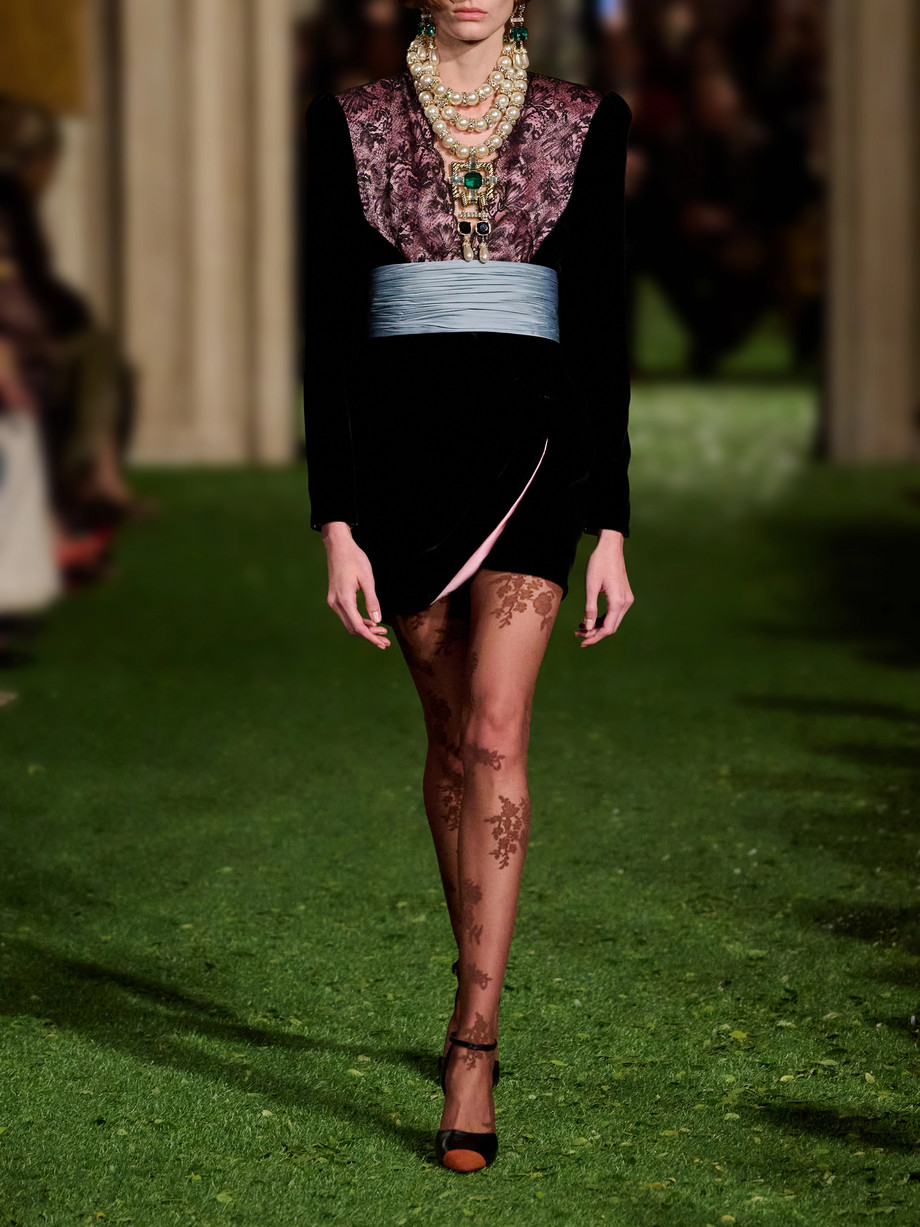 Plissé satin belt, image 5 of 5