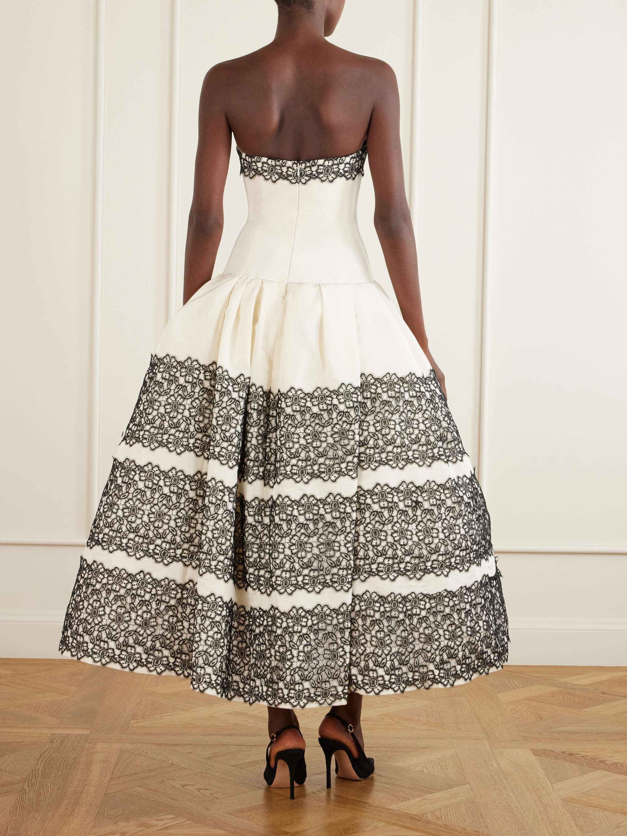 CAROLINA HERRERA 