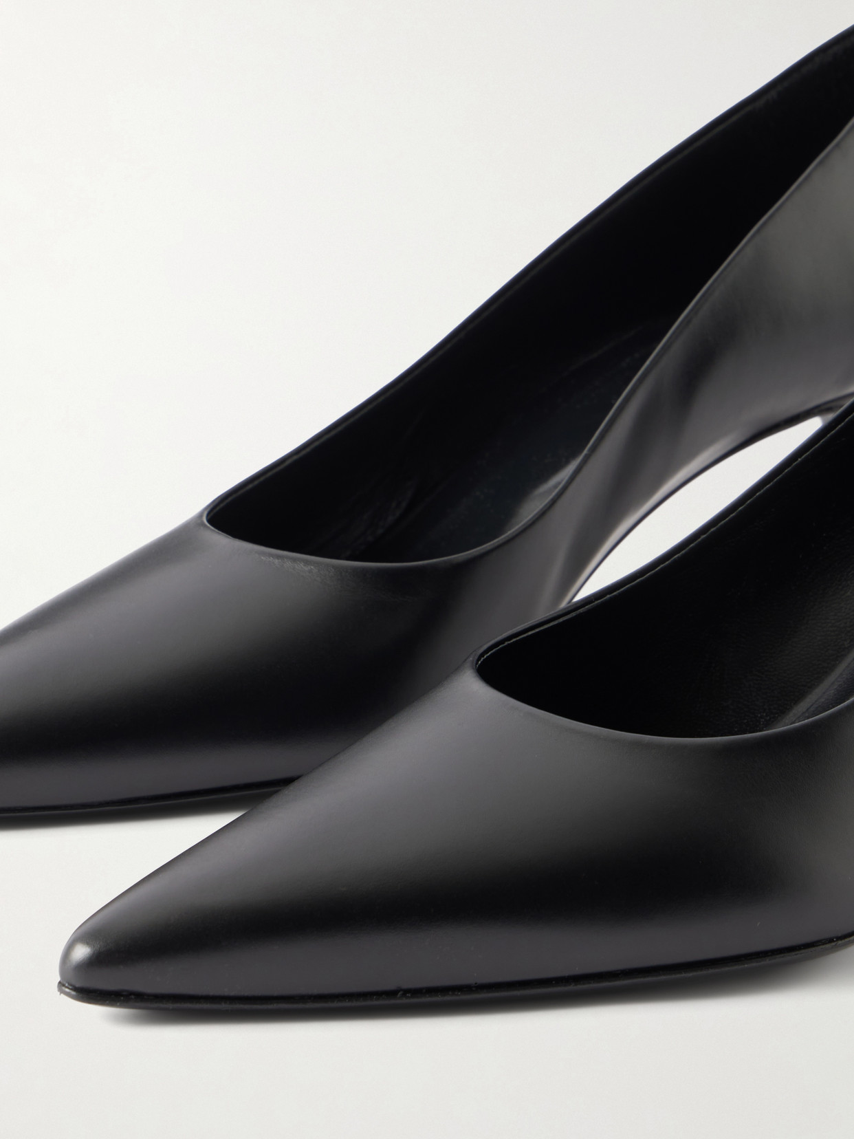 Blade 60 Pumps