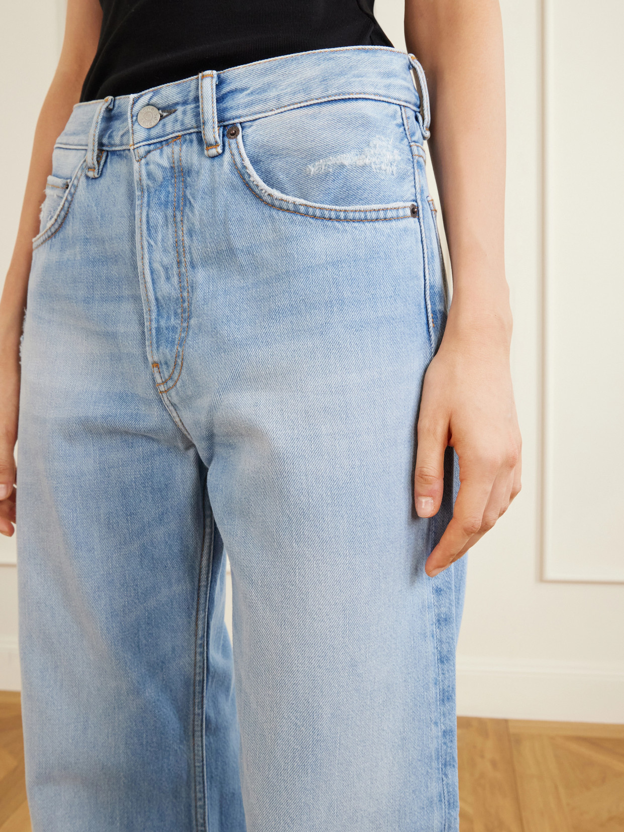 2021F Mid-Rise Straight-Leg Jeans