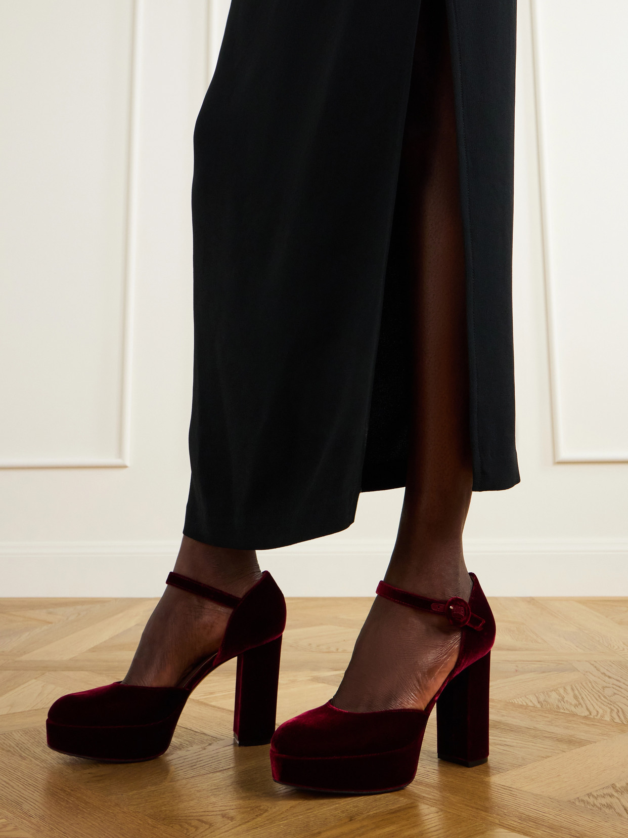 70 Velvet Pumps