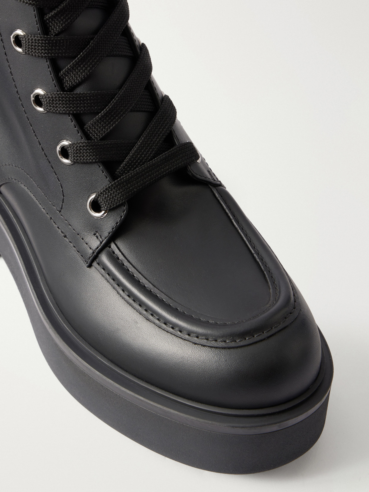 20 Ankle Boots