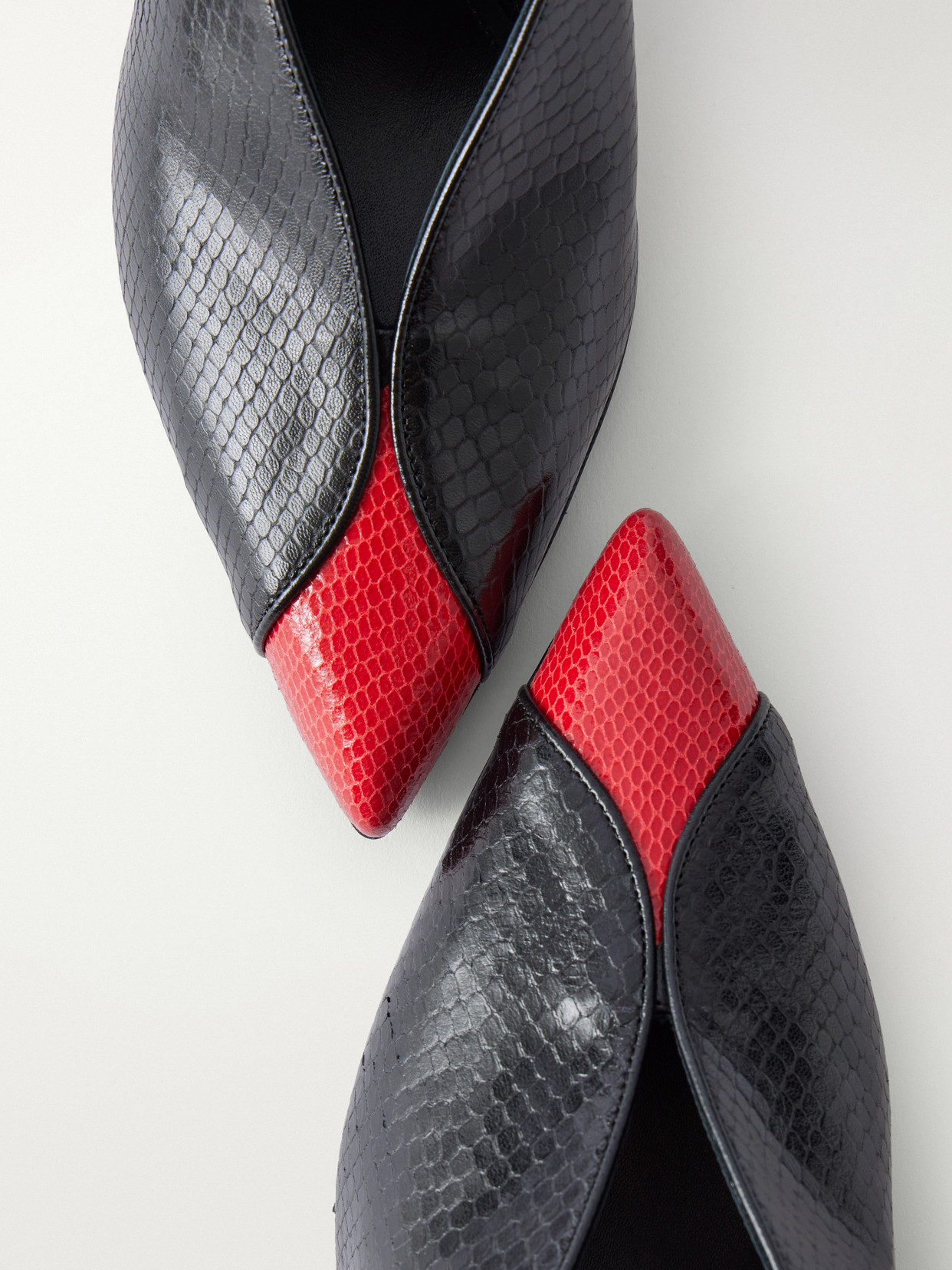 Luza 100 Paneled Snake-Effect Pumps