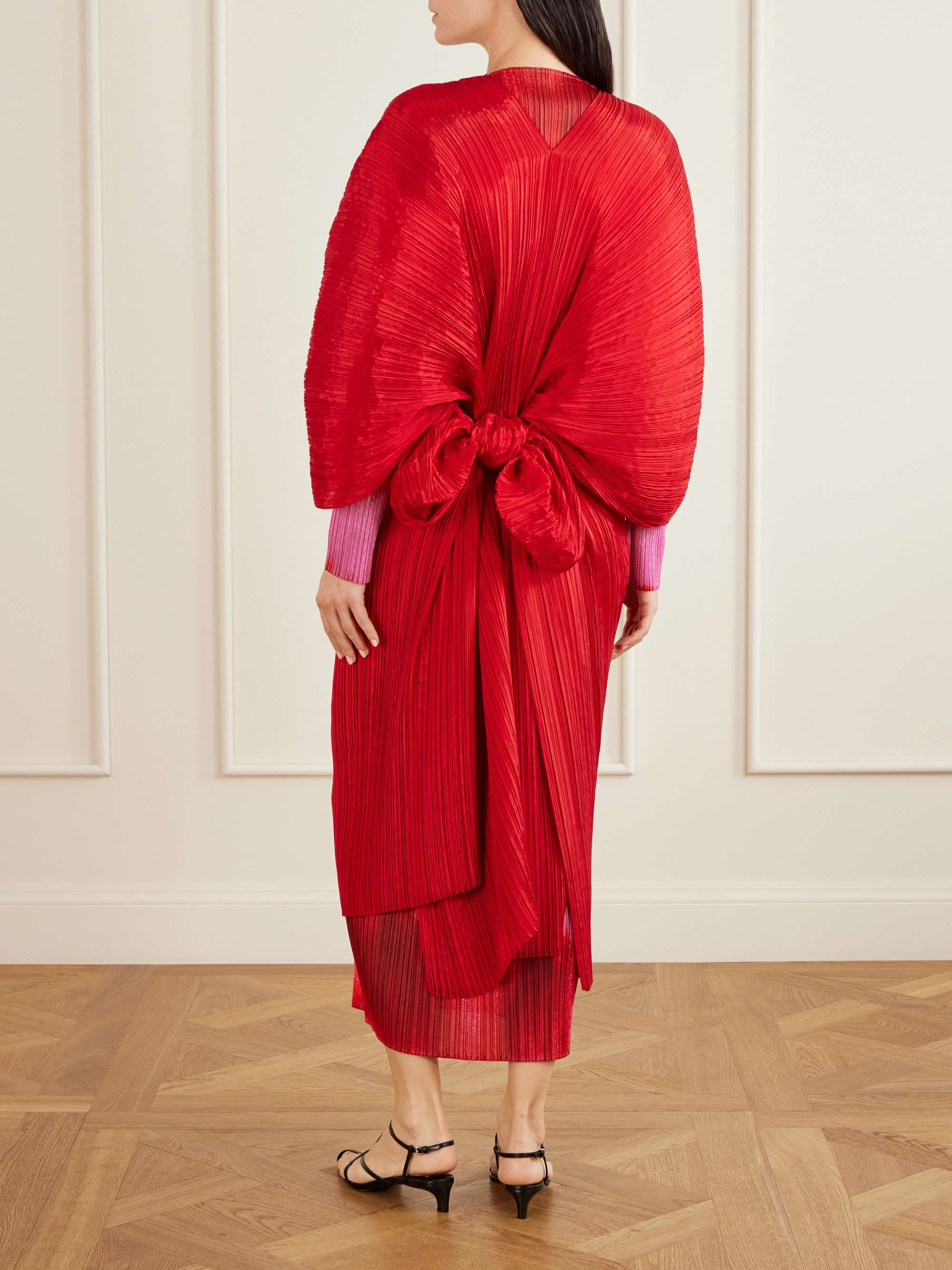 PLEATS PLEASE ISSEY MIYAKE 