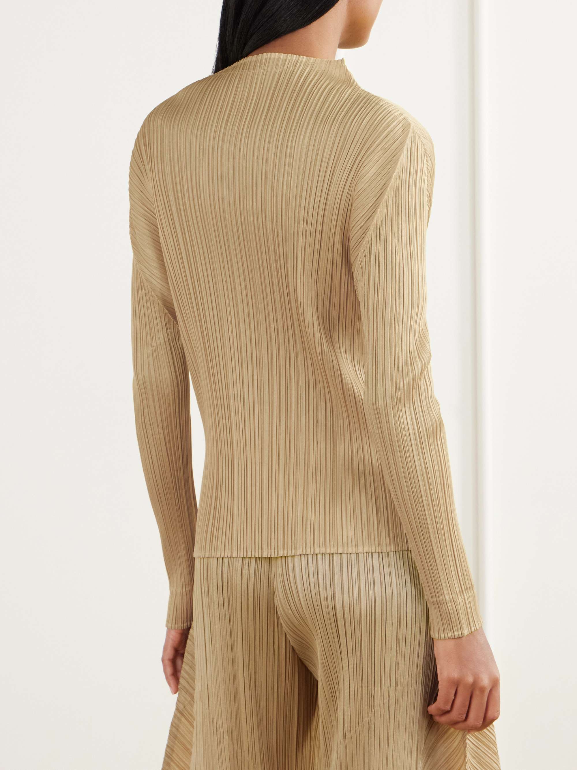 PLEATS PLEASE ISSEY MIYAKE 