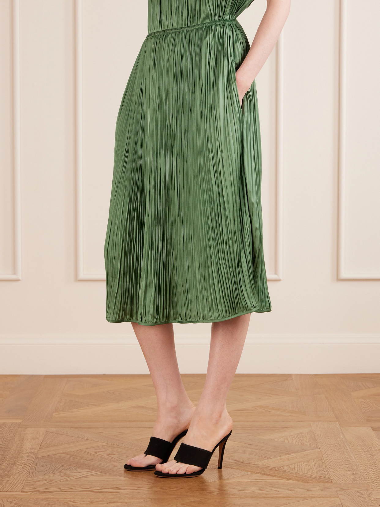 Avelline Plissé-Satin Midi
