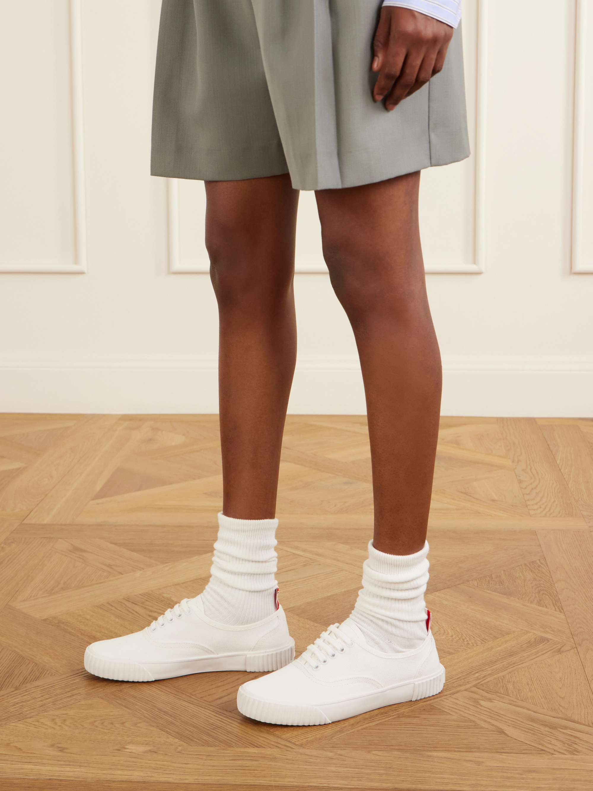 THOM BROWNE 