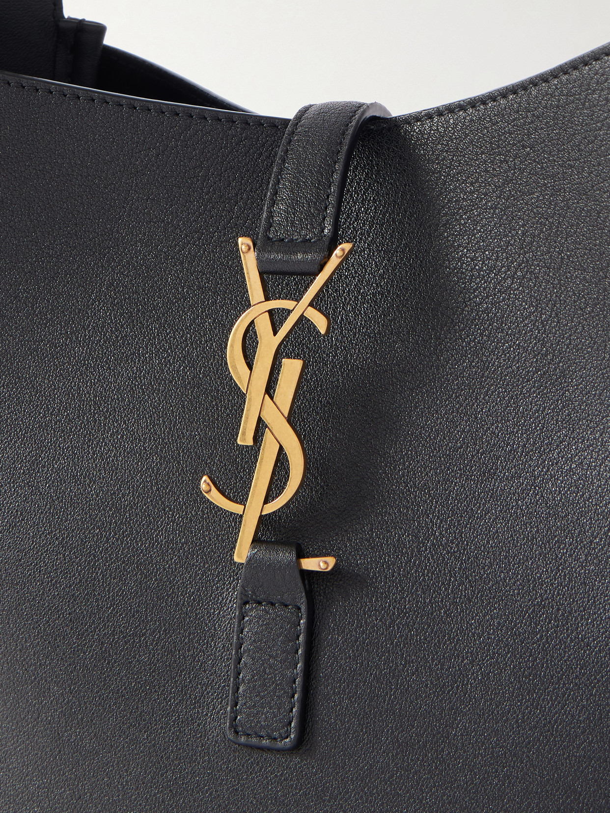 Le 5 À 7 Shoulder Bag