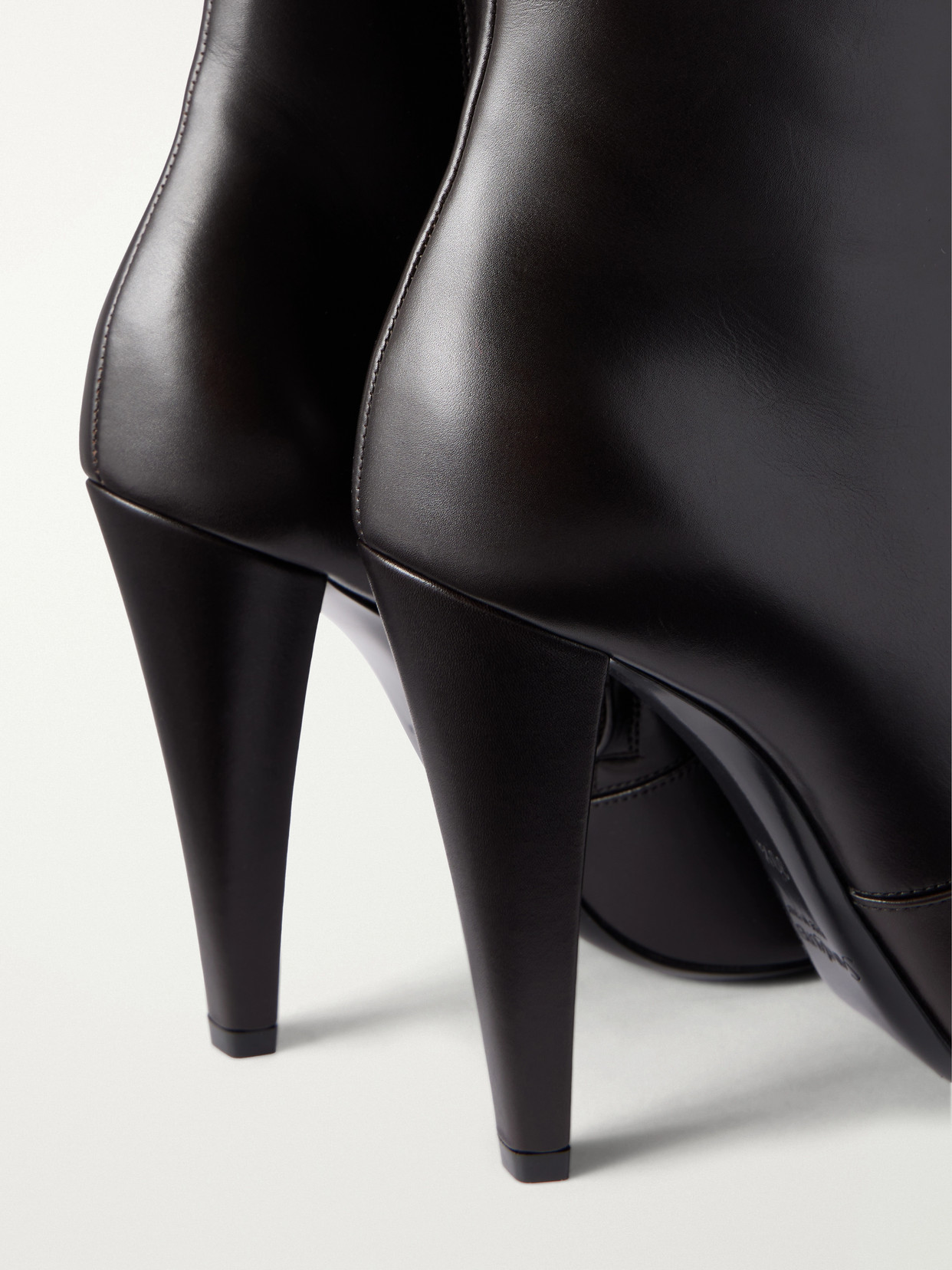 77 110 Leather Knee Height Boots