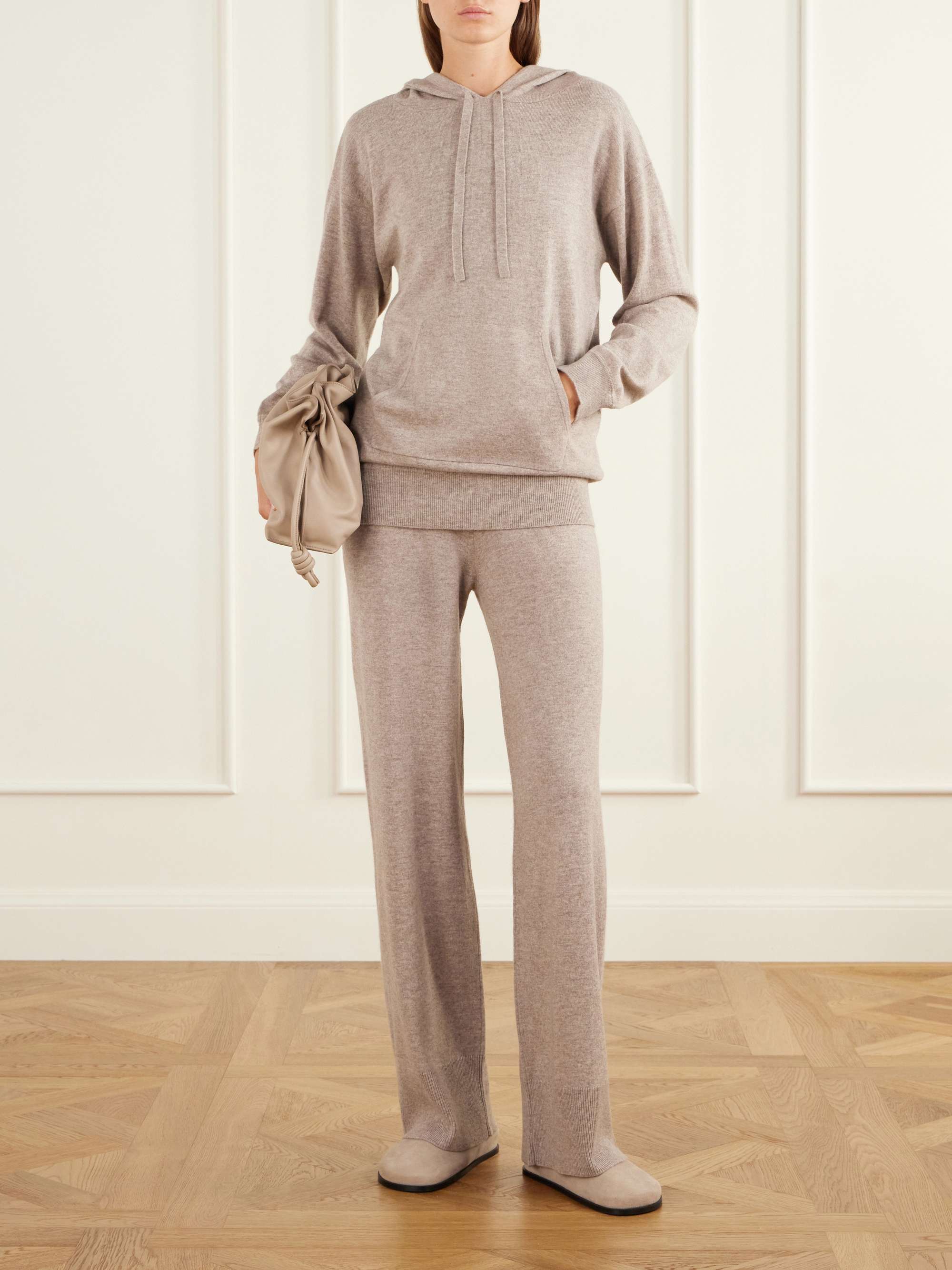 ALLUDE 