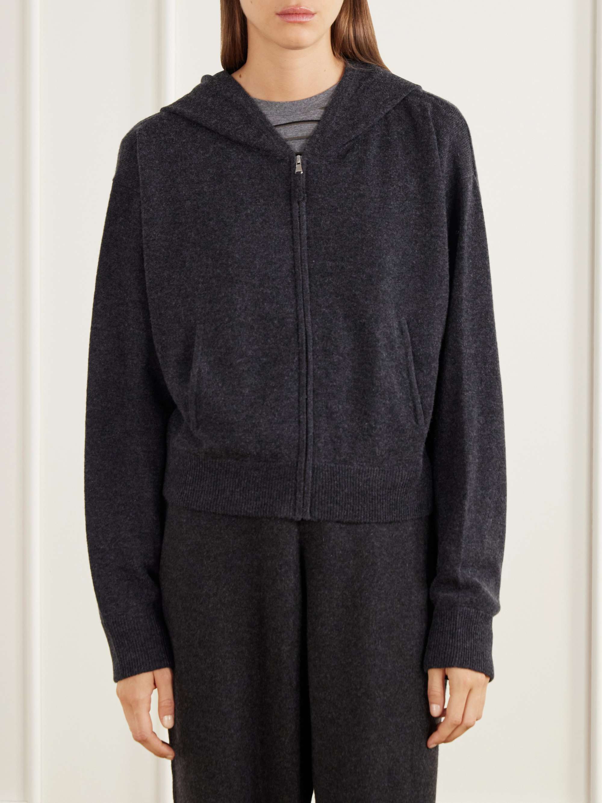 ALLUDE 