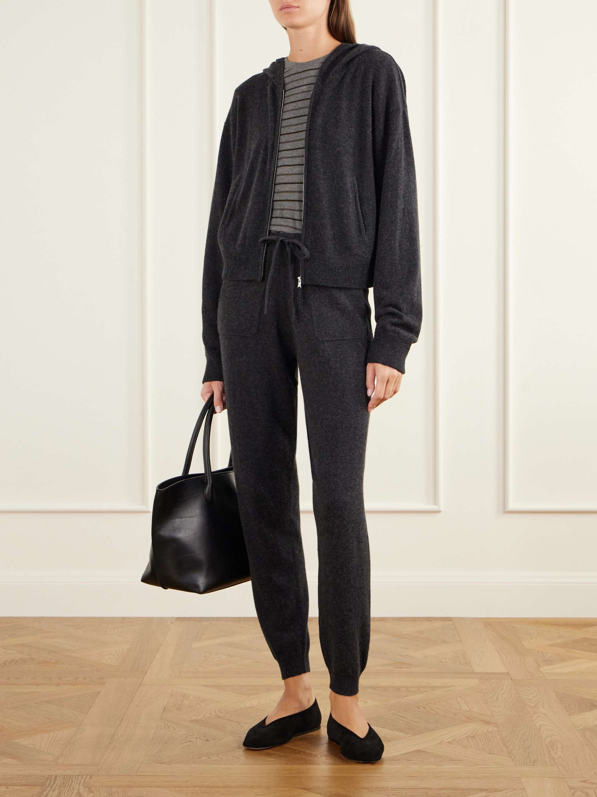 ALLUDE 