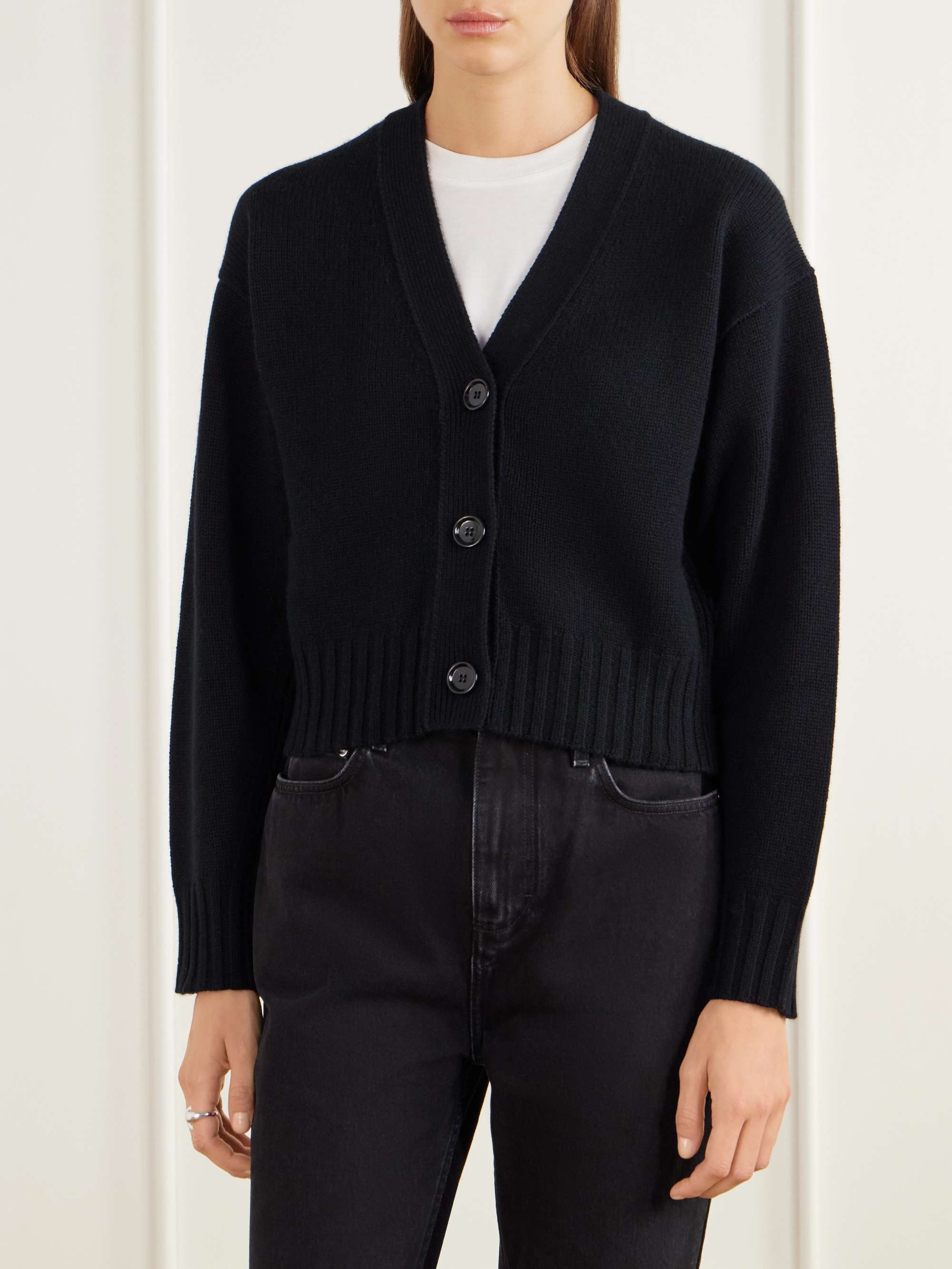 ALLUDE 