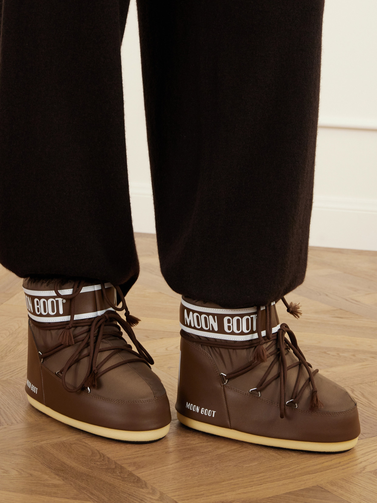 Icon Low Shell Snow Boots