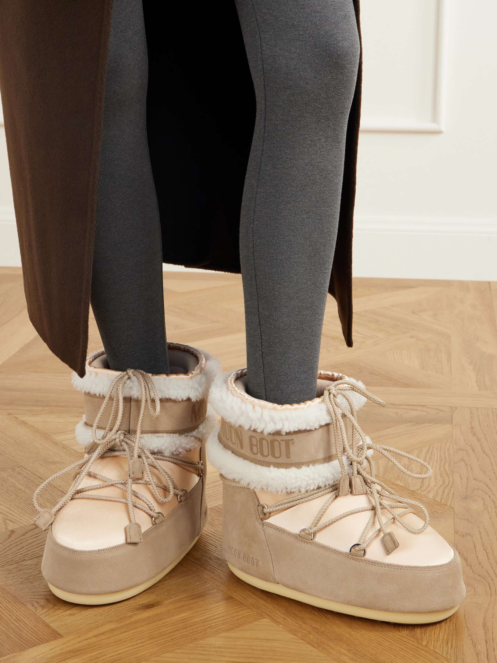MOON BOOT 