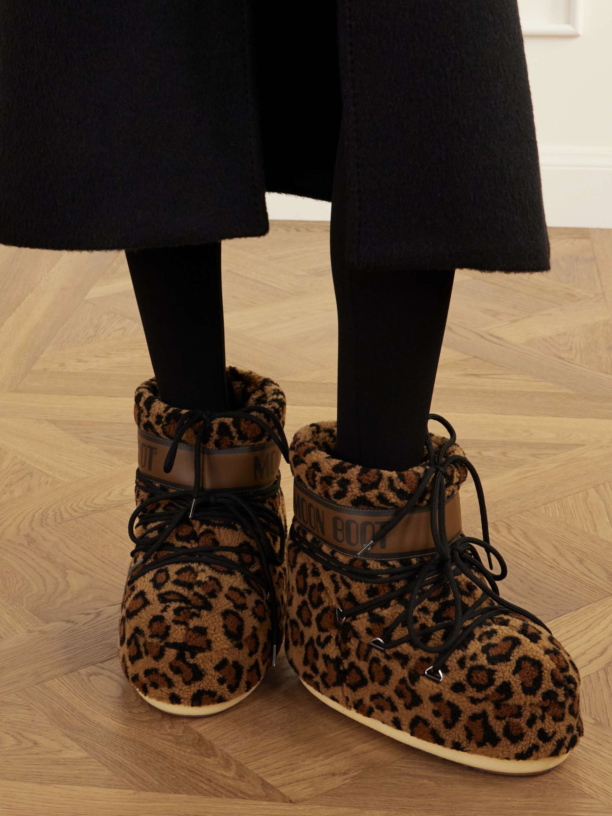 MOON BOOT 
