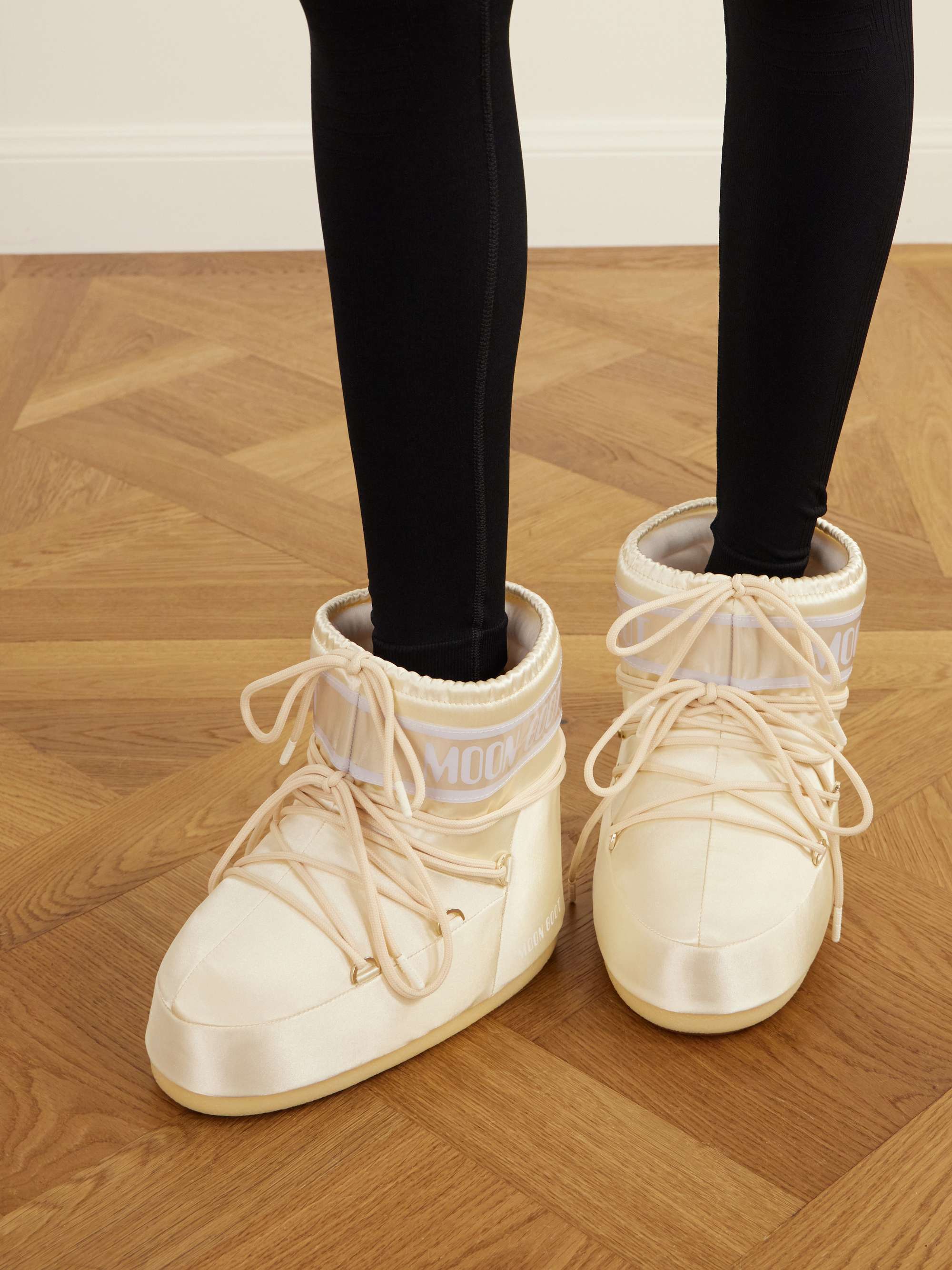 MOON BOOT 