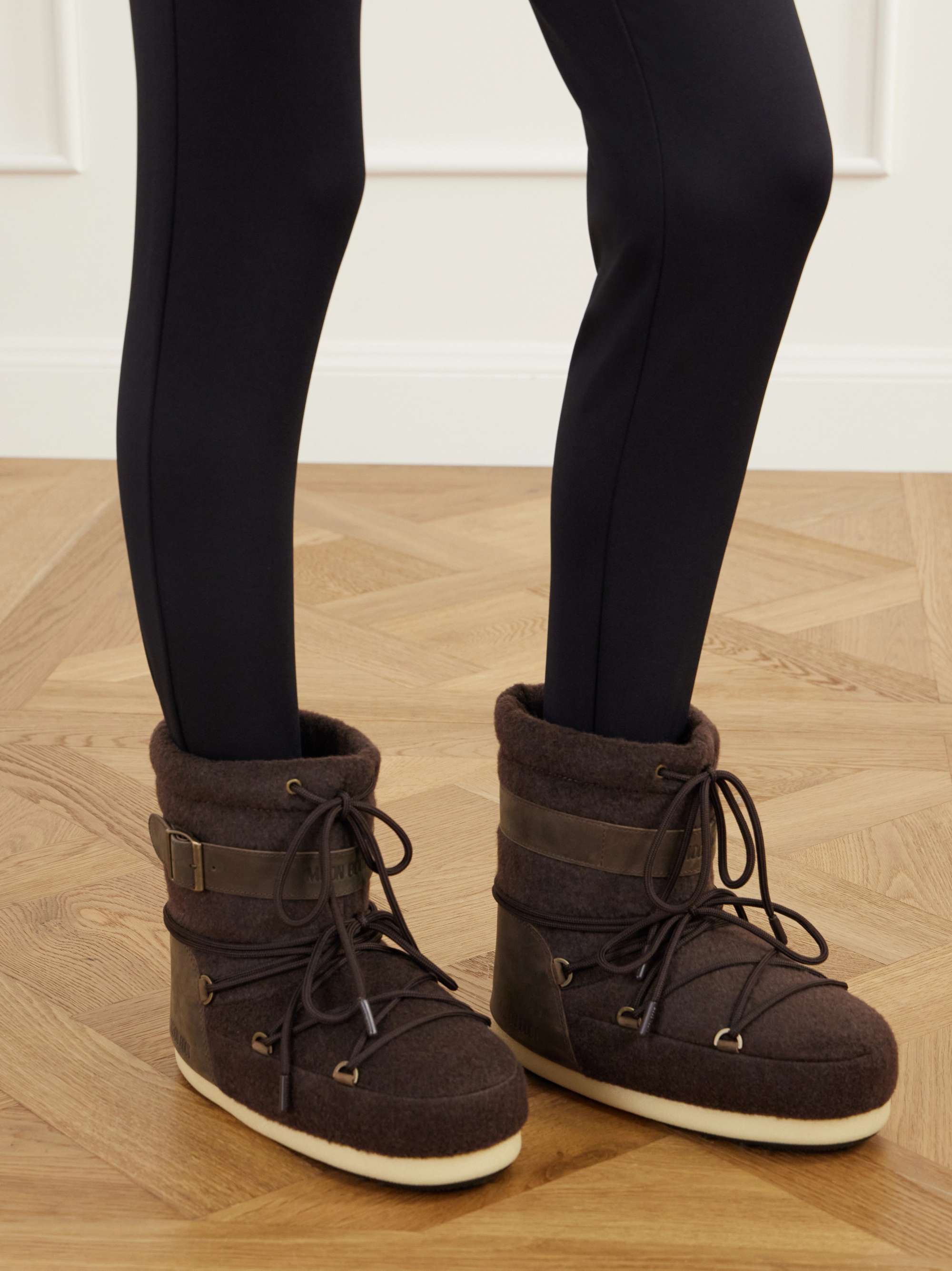 MOON BOOT 