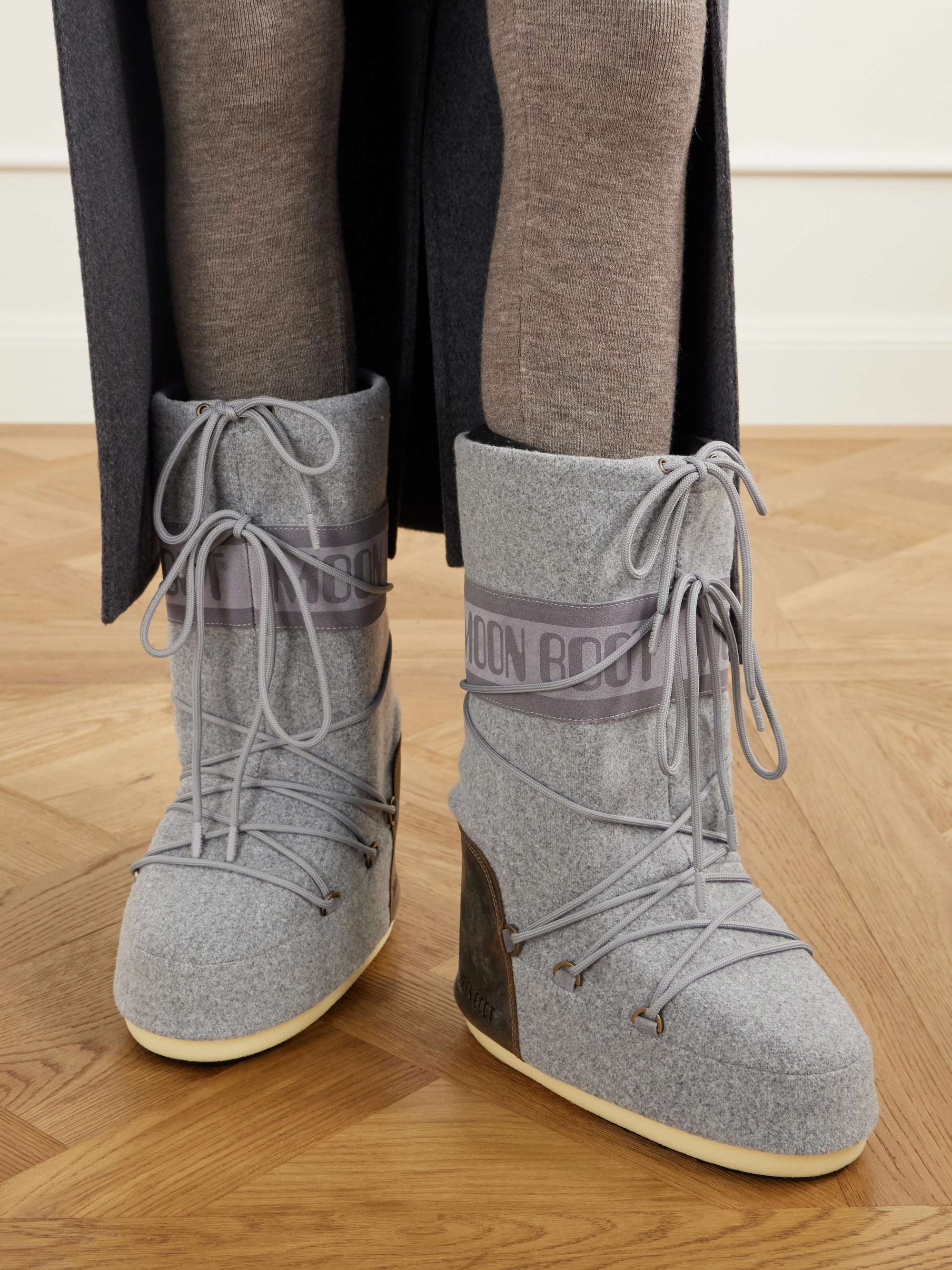 MOON BOOT 