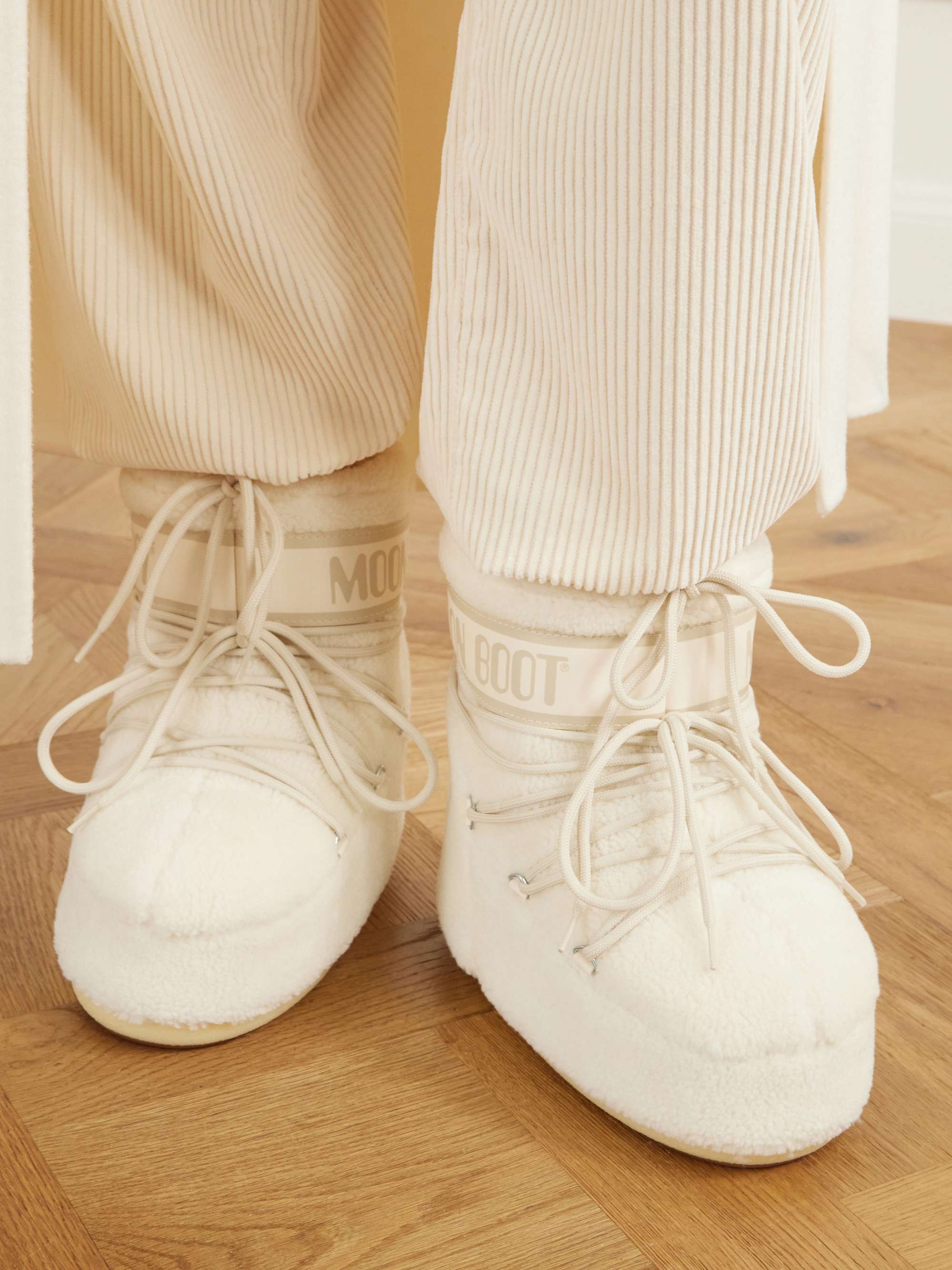 MOON BOOT 