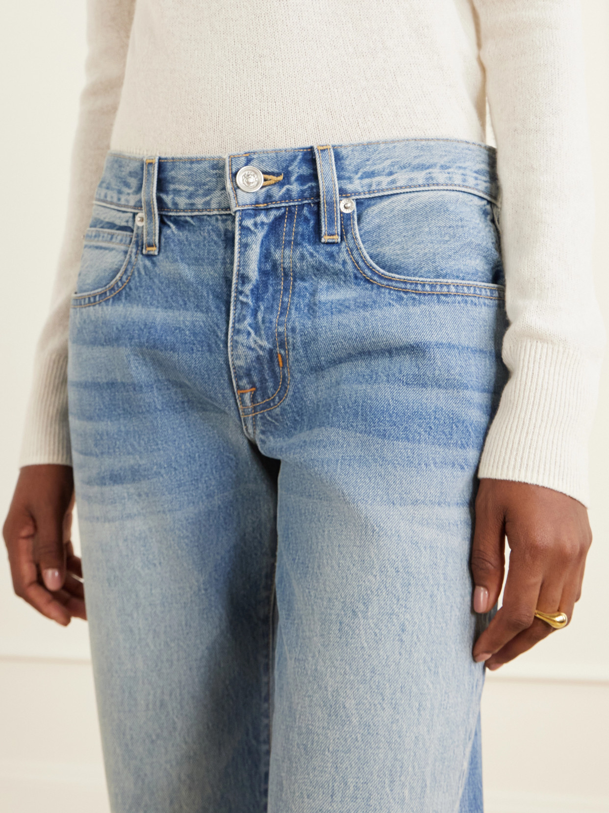 Isabel Low-Rise Straight-Leg Jeans