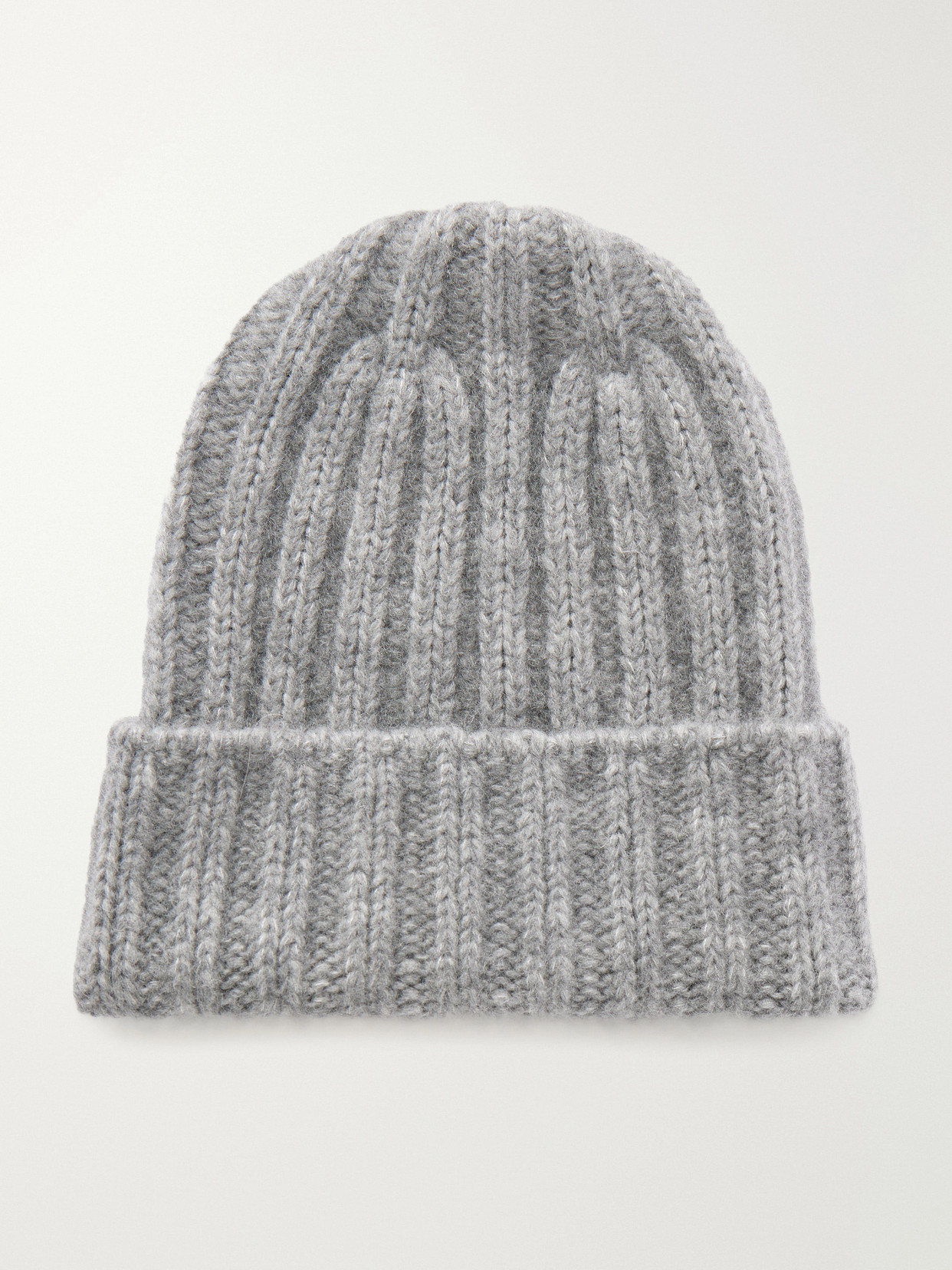 Johnstons Of Elgin Bhaltair Ribbed Cashmere And Silk-blend Beanie In Gray