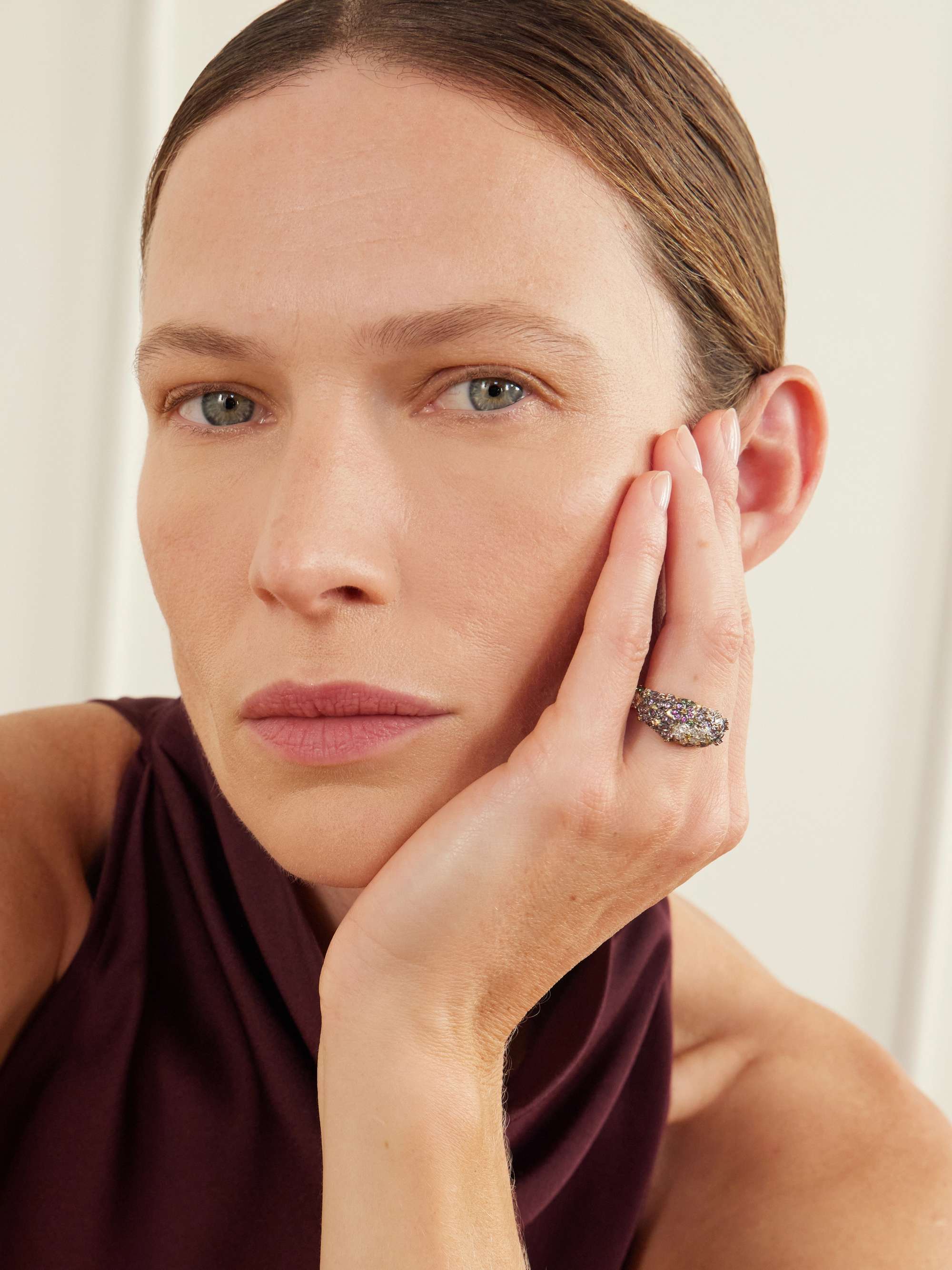 YVONNE LÉON 