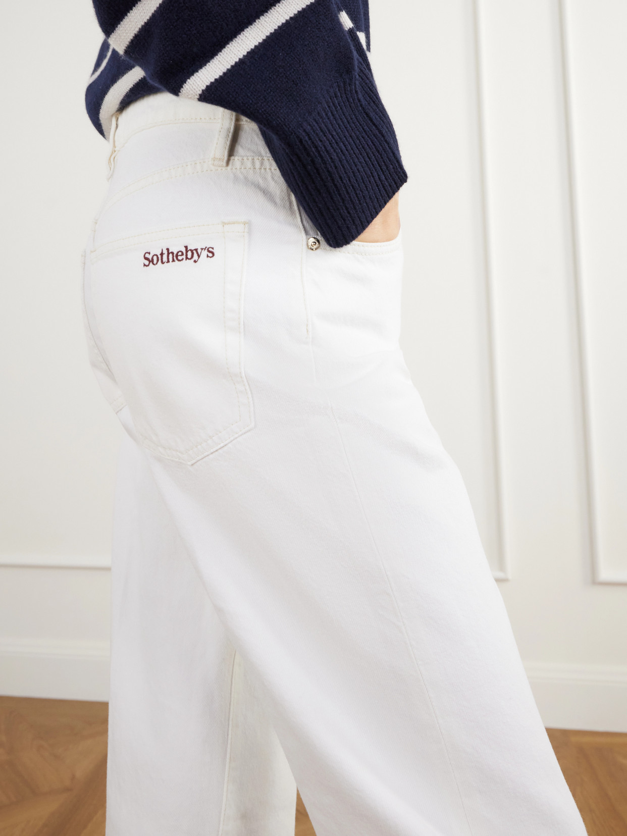 The Sotheby'S Essential Mid-Rise Straight-Leg Jeans - Off