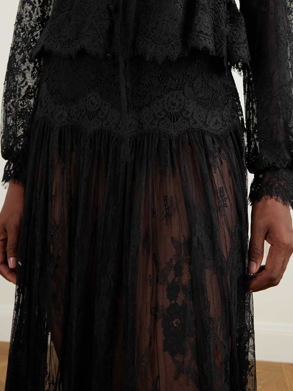 Dôen - Giorgine Scalloped Lace Midi