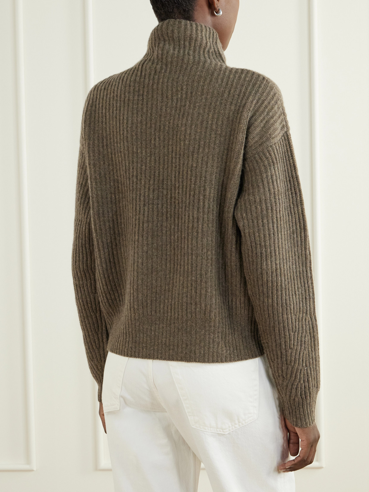 Verbier Ribbed Cashmere Turtleneck Sweater