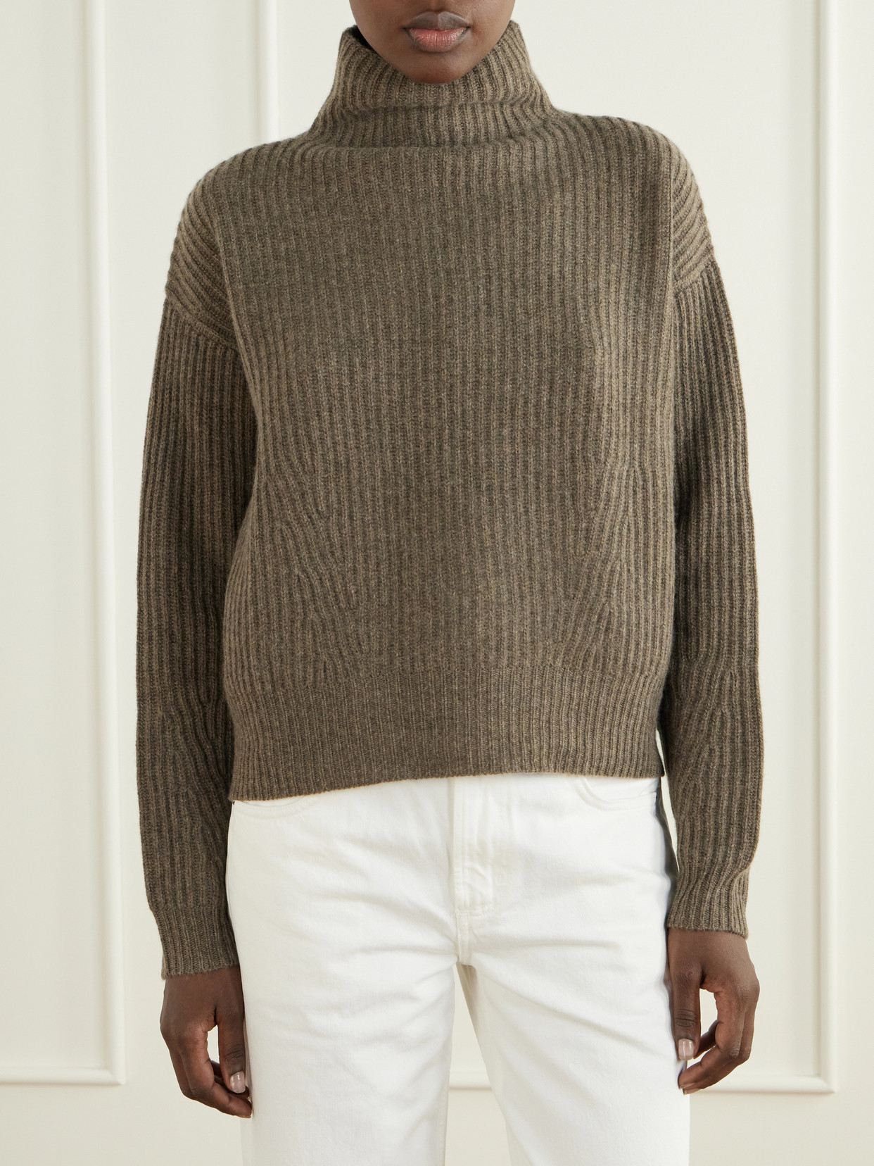 Verbier Ribbed Cashmere Turtleneck Sweater