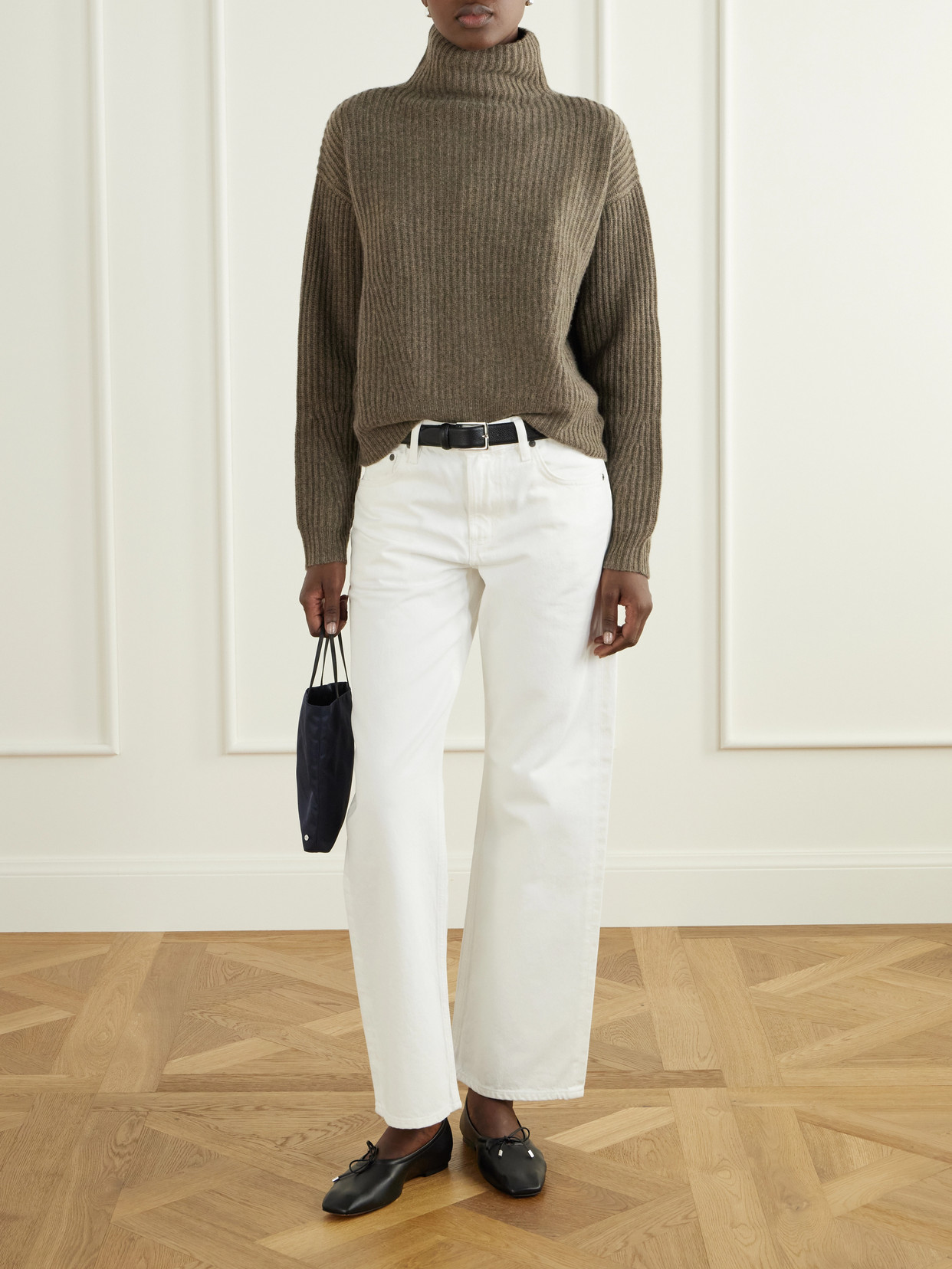 Verbier Ribbed Cashmere Turtleneck Sweater