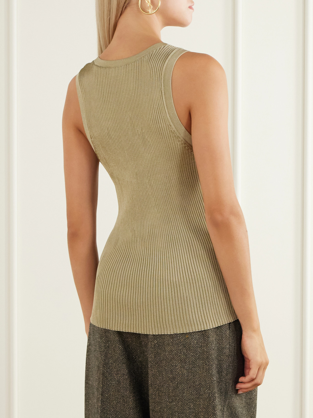 Ribbed Tank