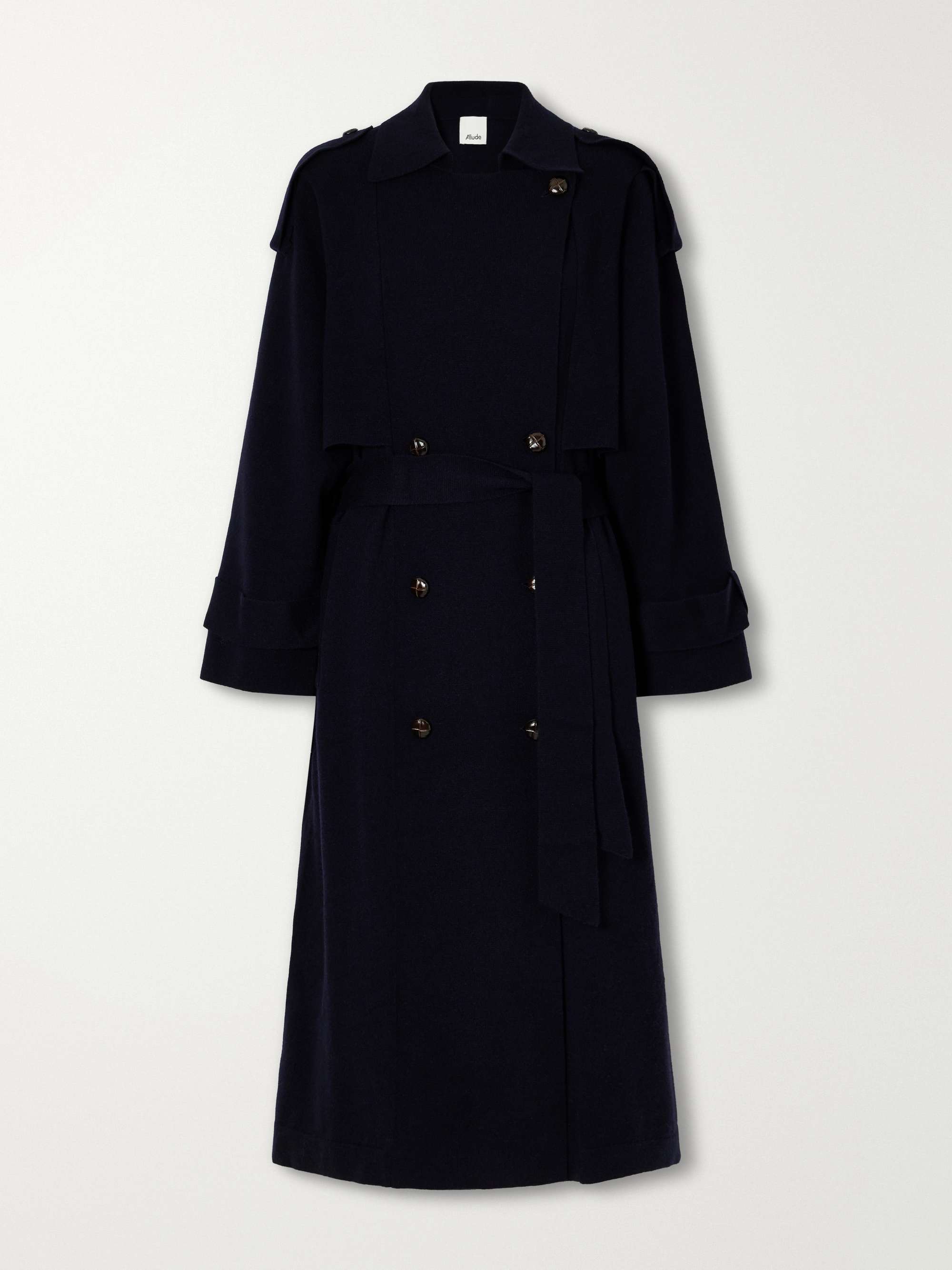 ALLUDE 