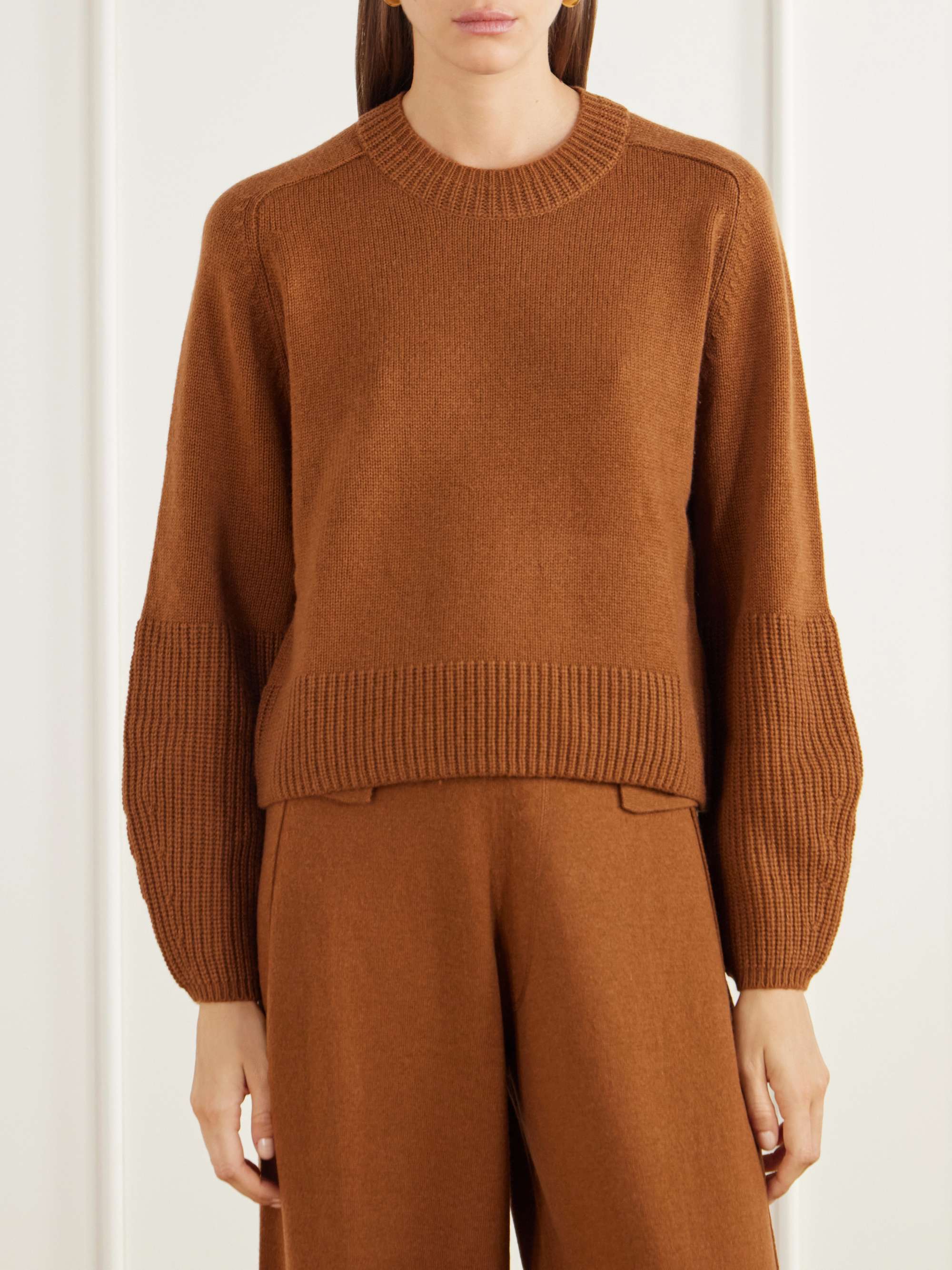 ALLUDE 