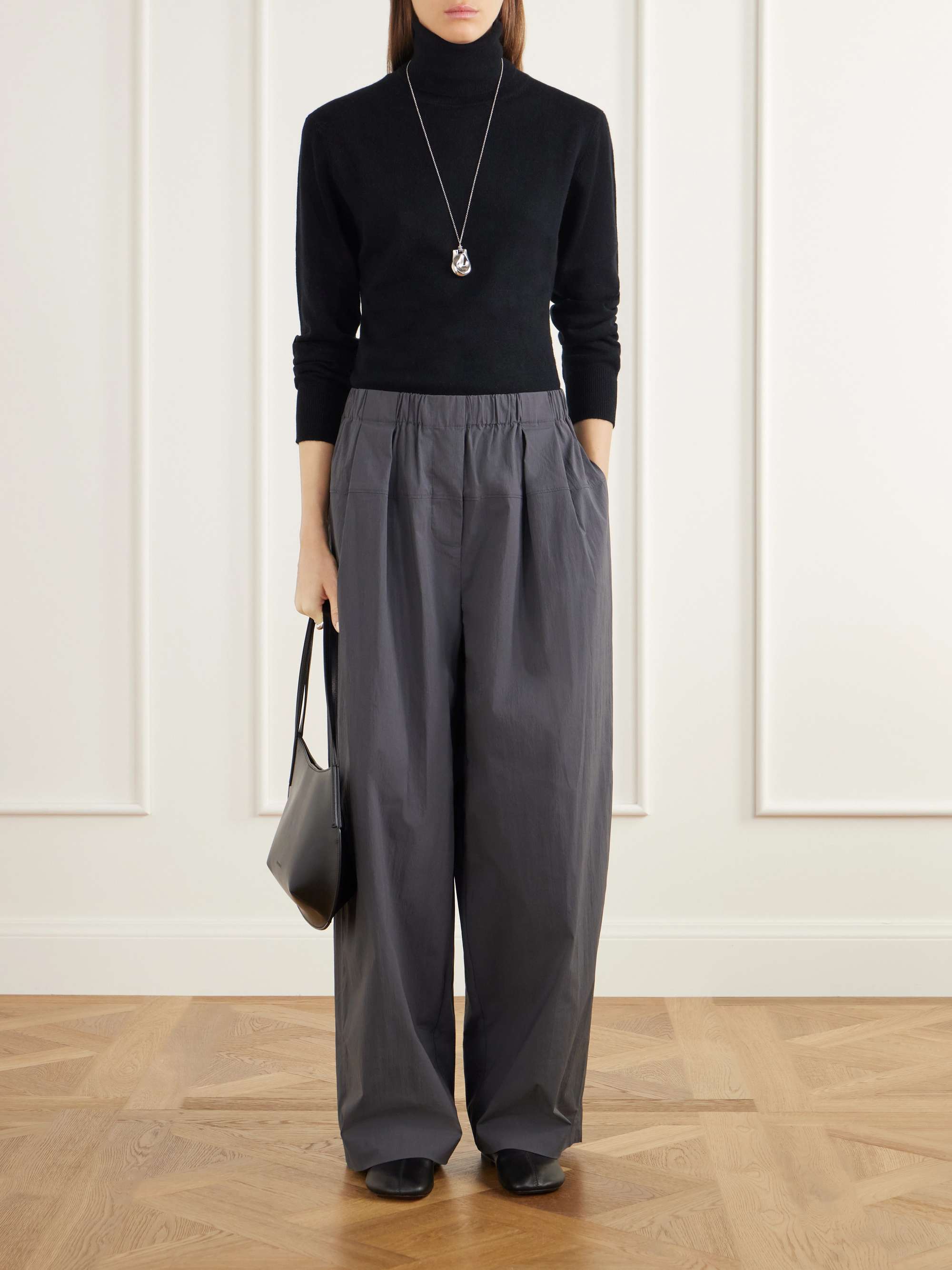 ALLUDE 