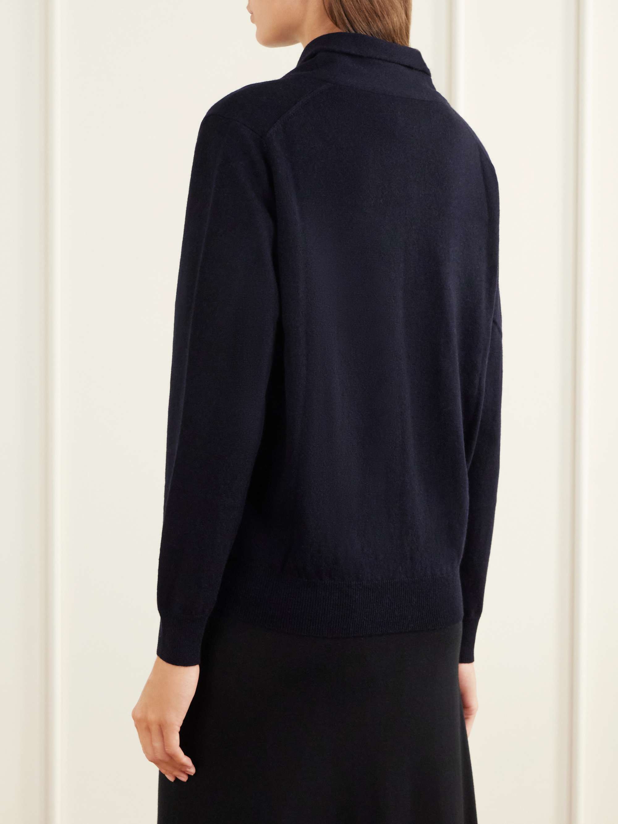 ALLUDE 