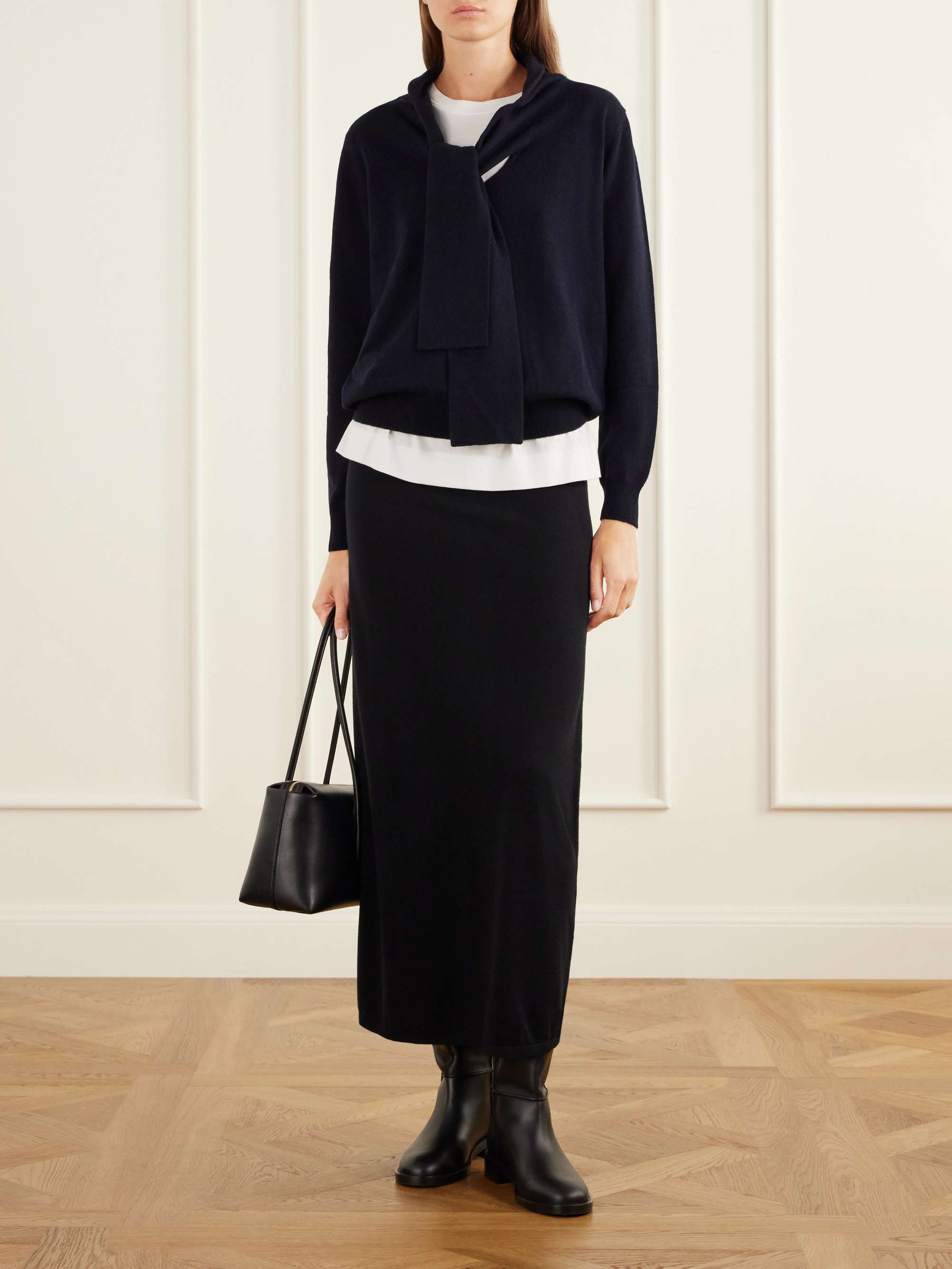 ALLUDE 